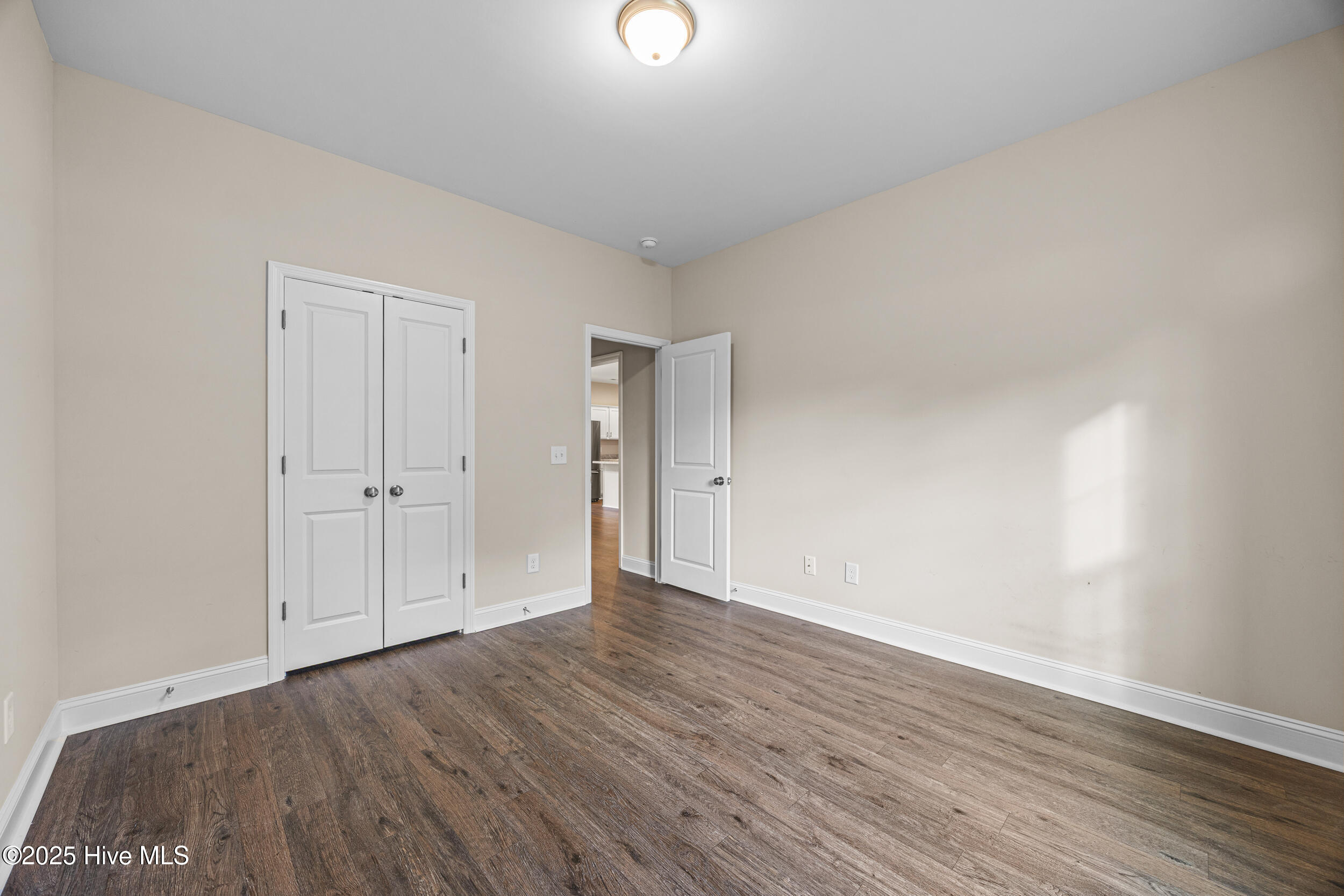 100531744 | Photo 15