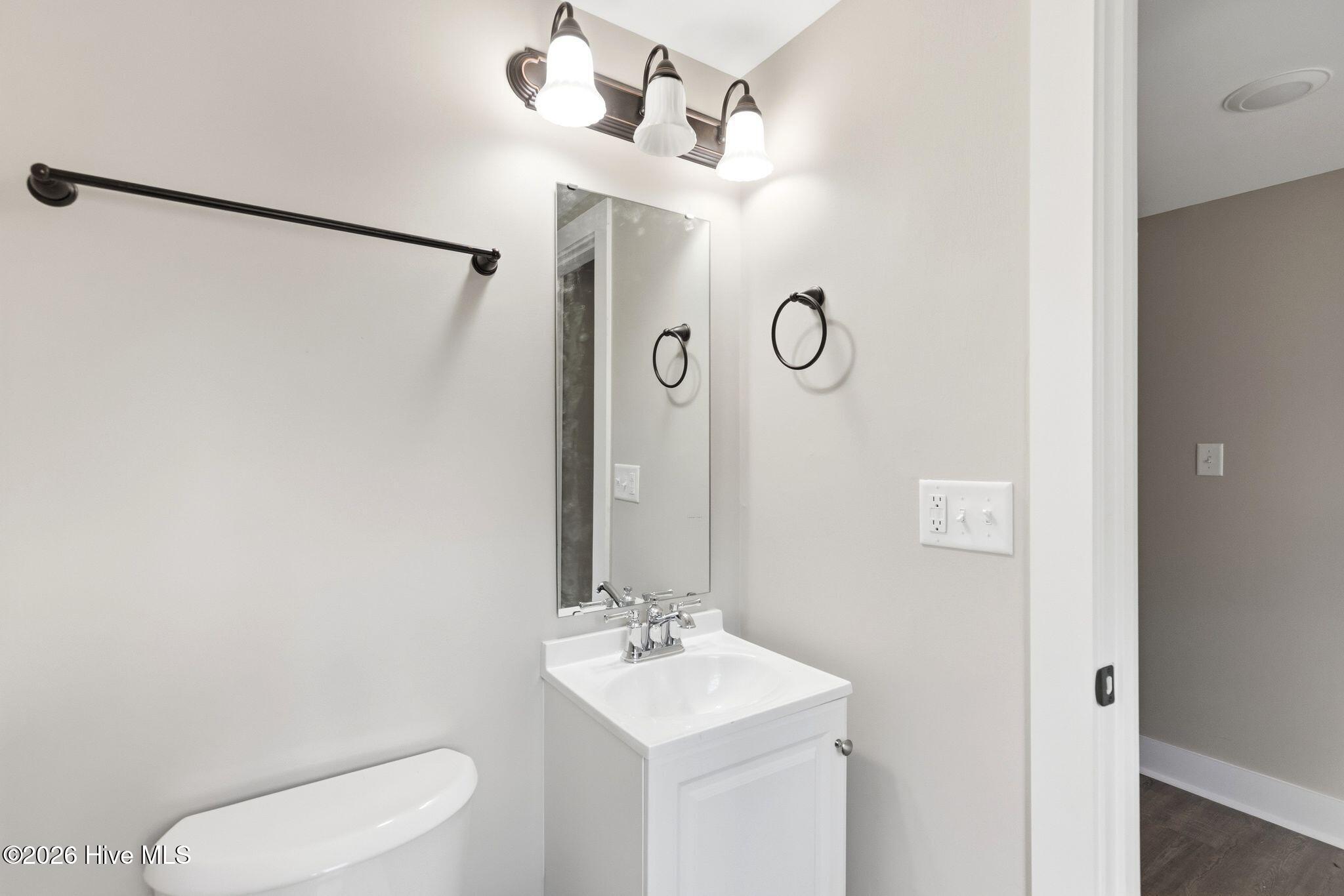 100562420 | Photo 26