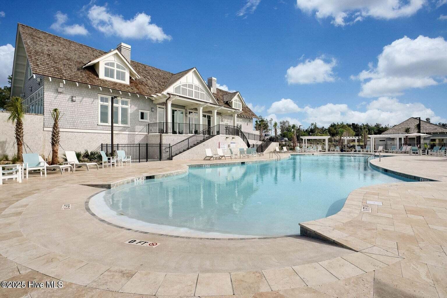 100542822 | Photo 46