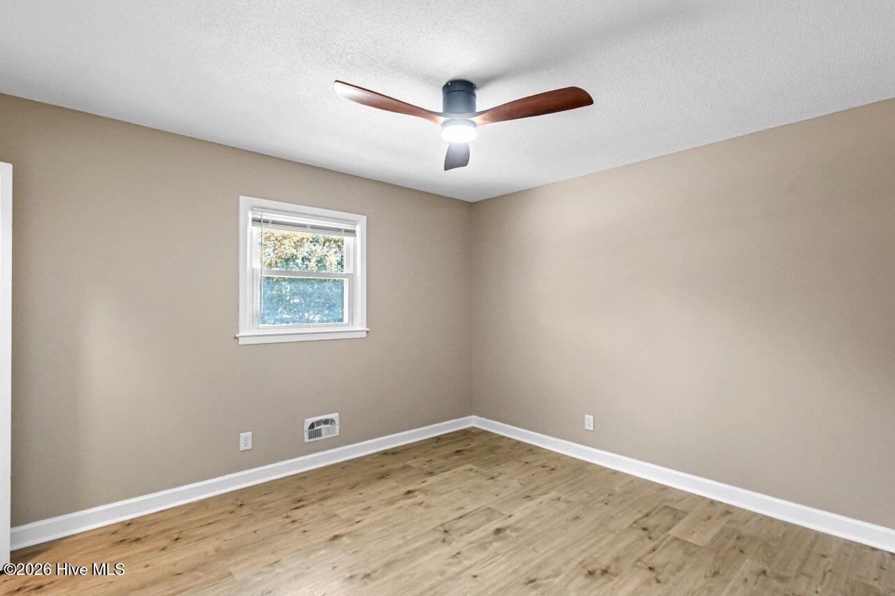 100562203 | Photo 25