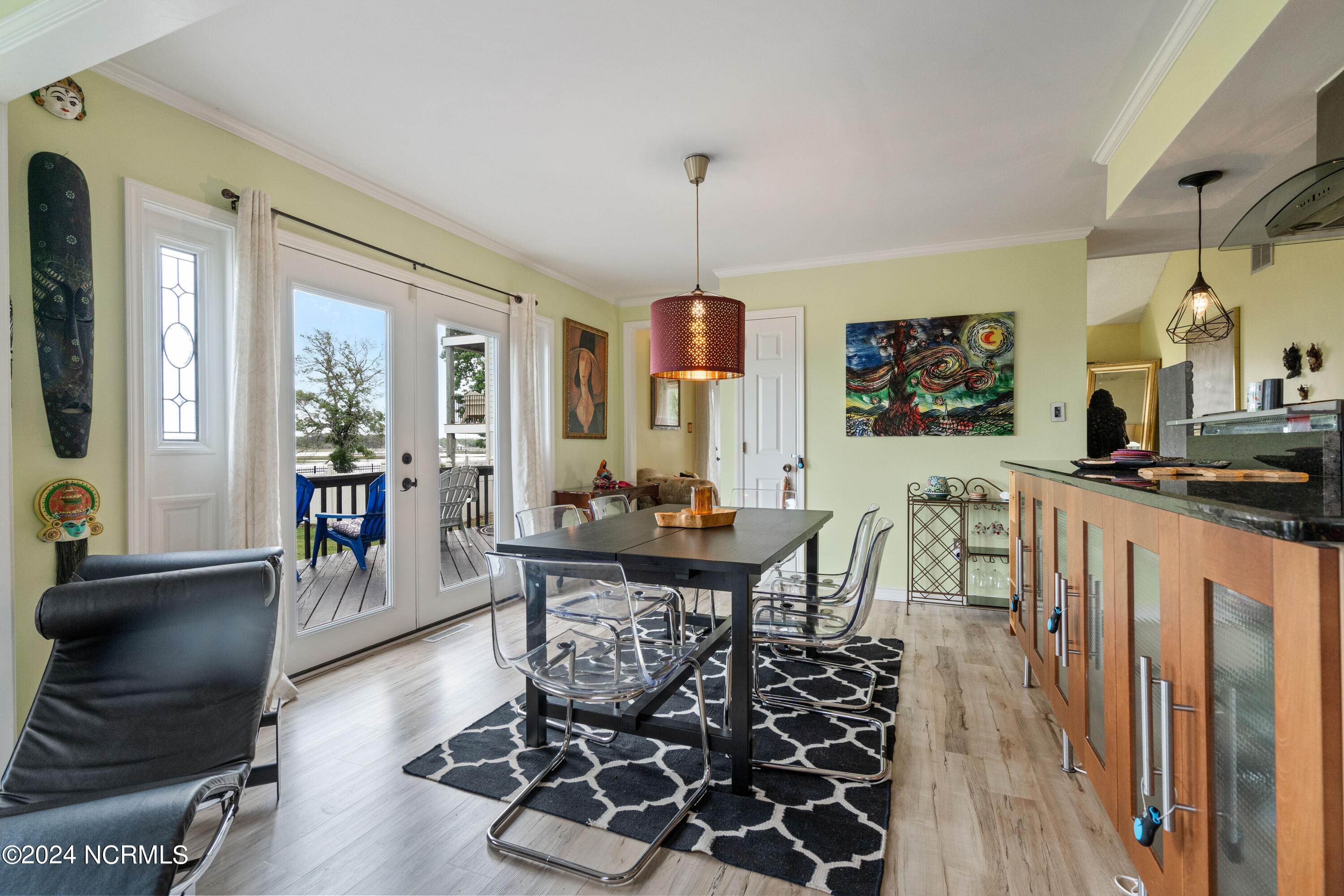 100560914 | Photo 15