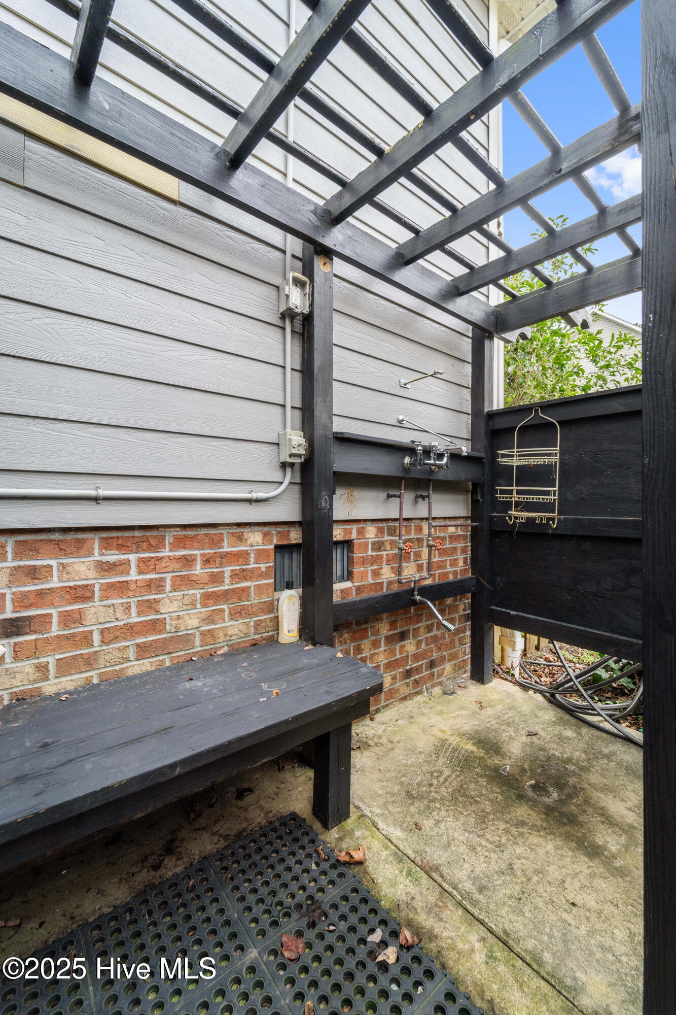 100544127 | Photo 81