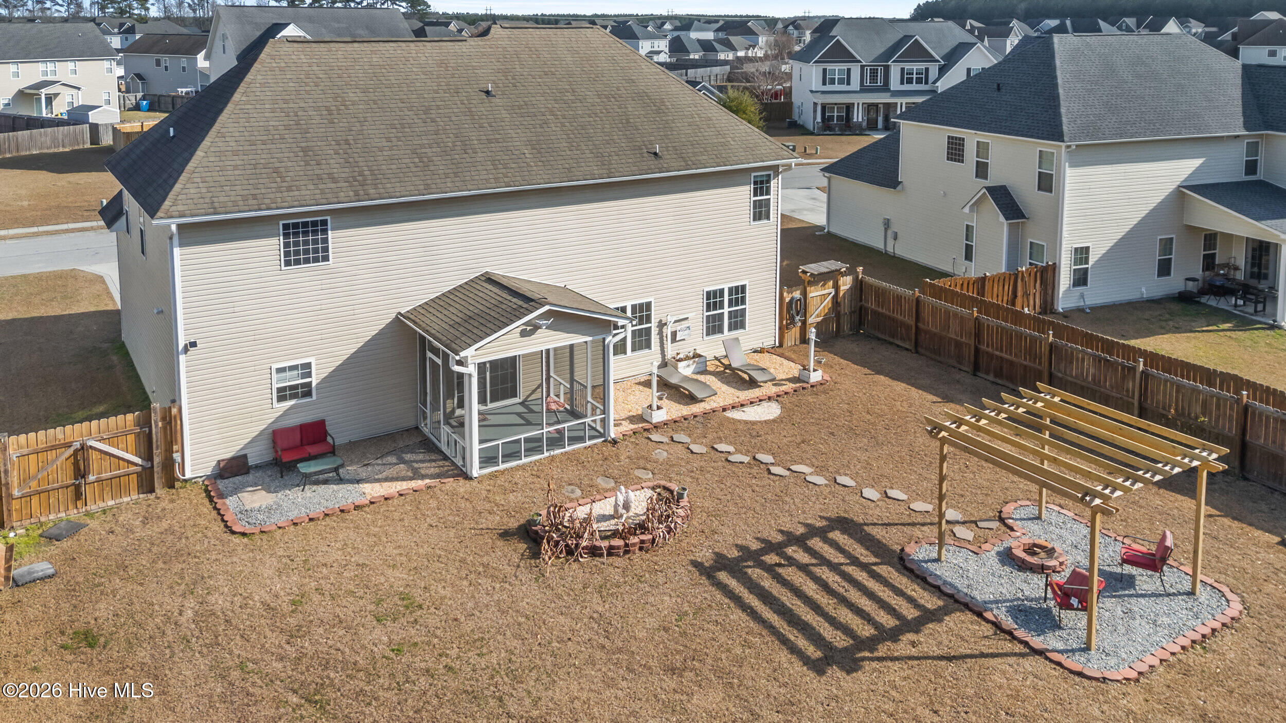 100548661 | Photo 59