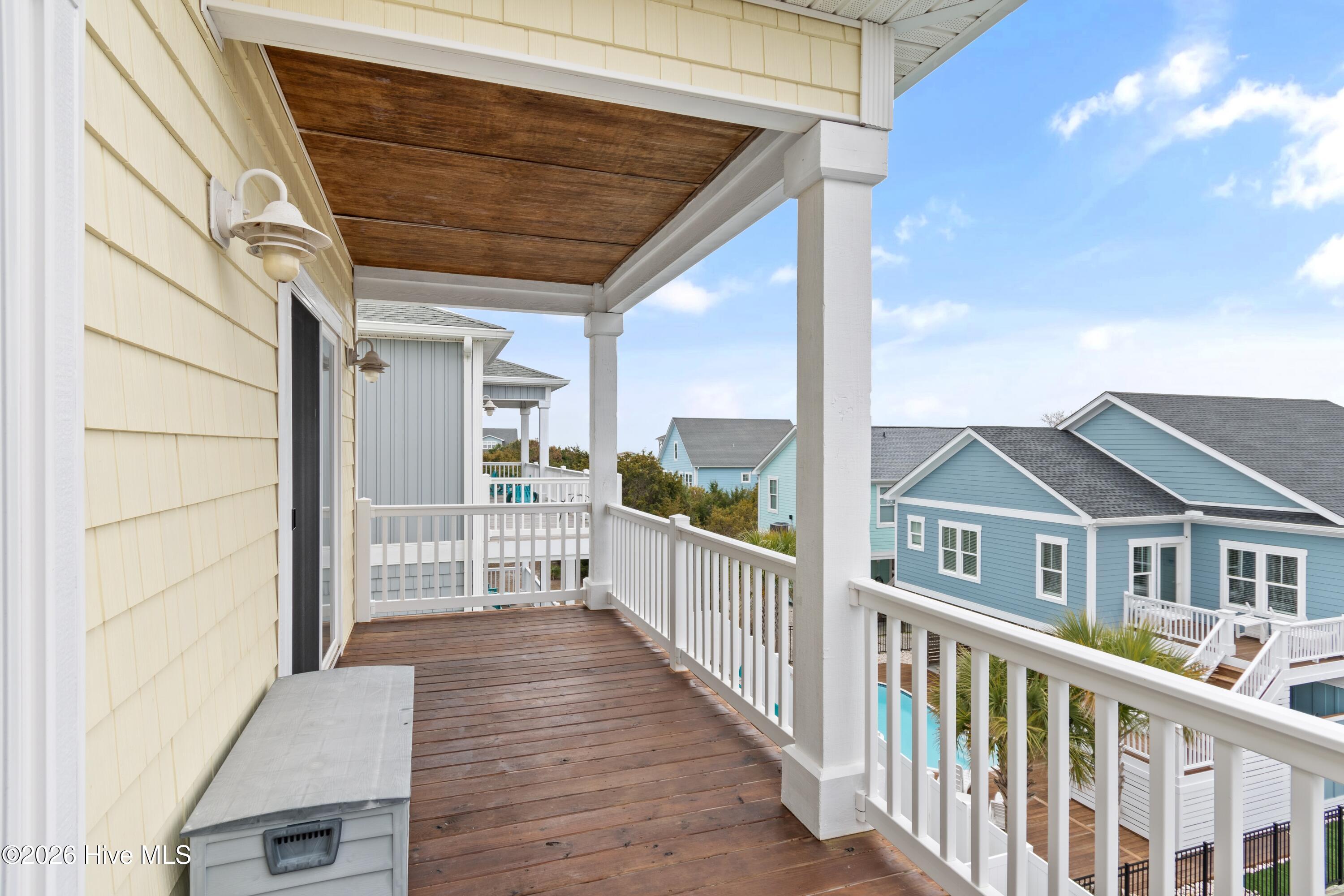 100555702 | Photo 69