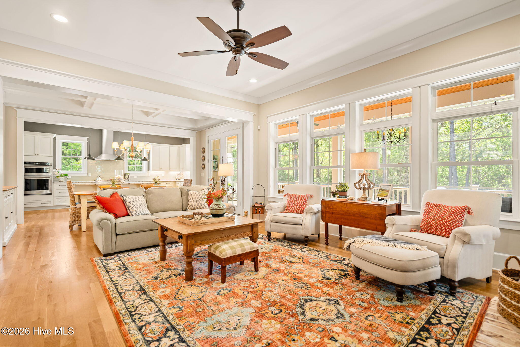 100567886 | Photo 13