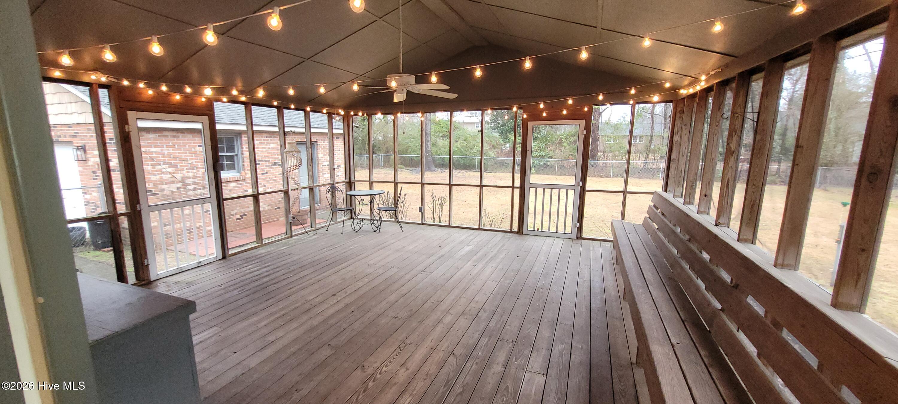 100551473 | Photo 42