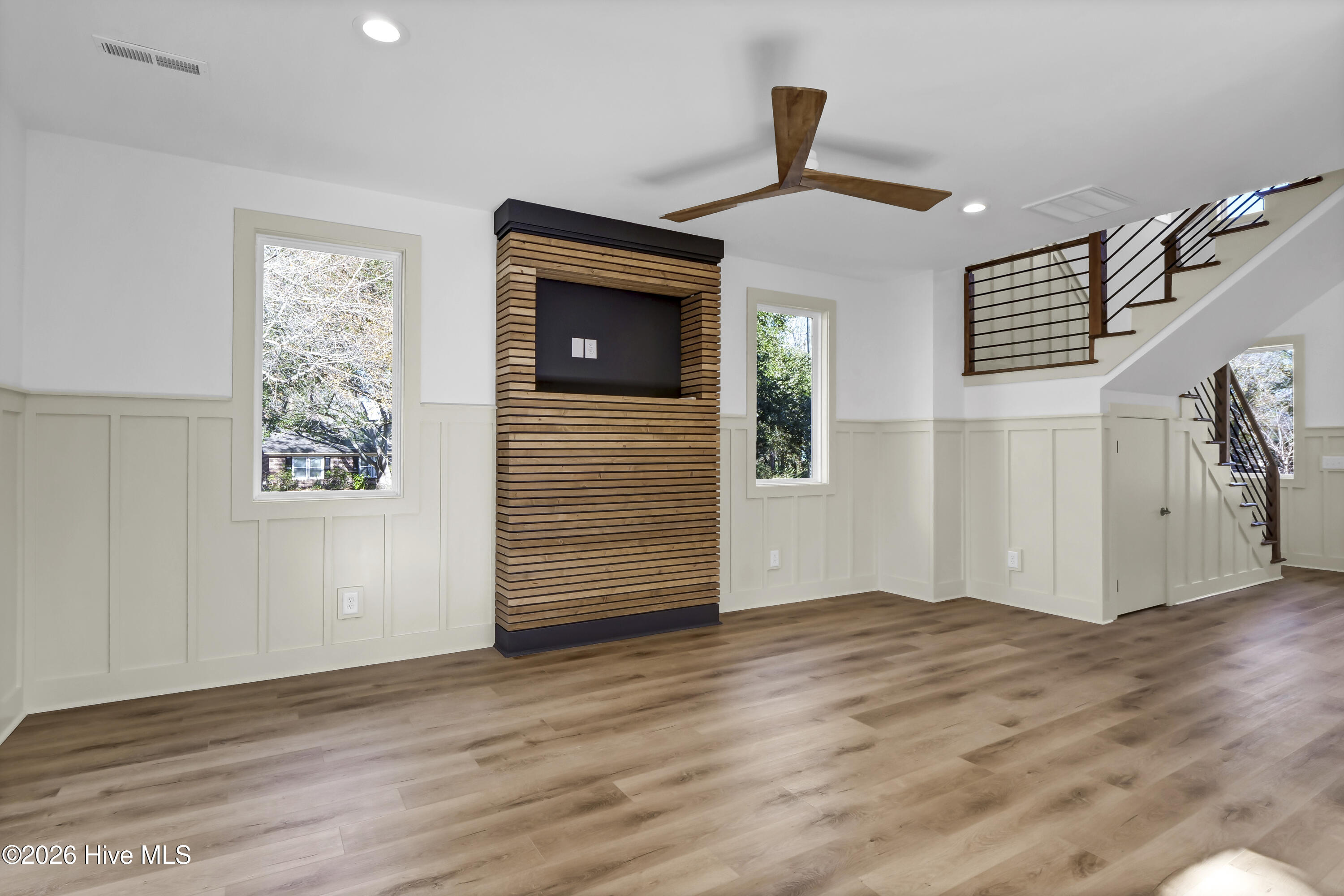 100567308 | Photo 14