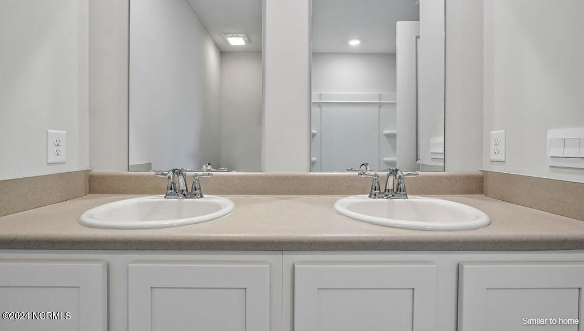 100561783 | Photo 28