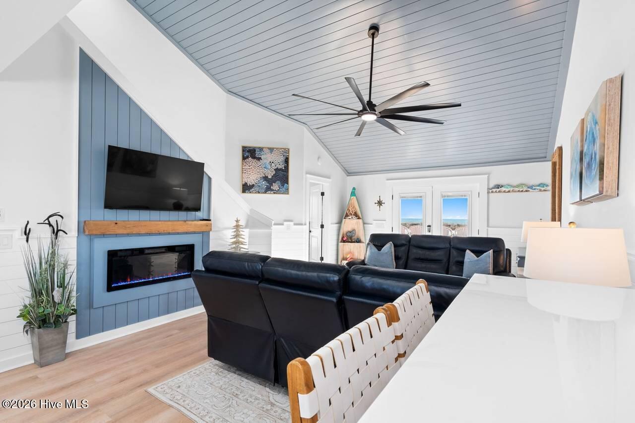 100553322 | Photo 14