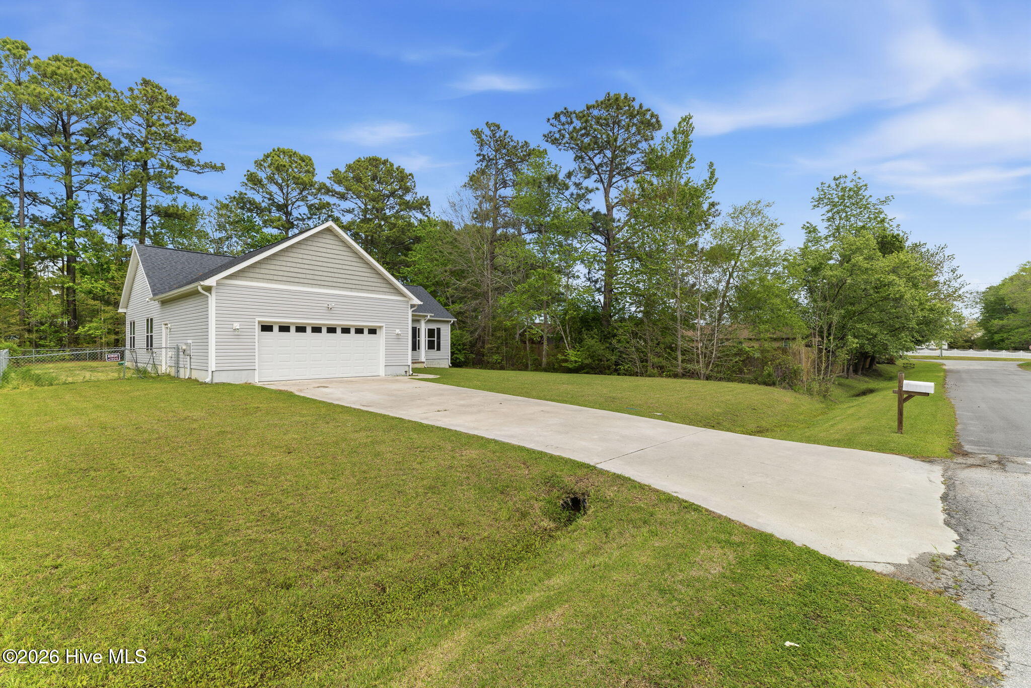 100565860 | Photo 30