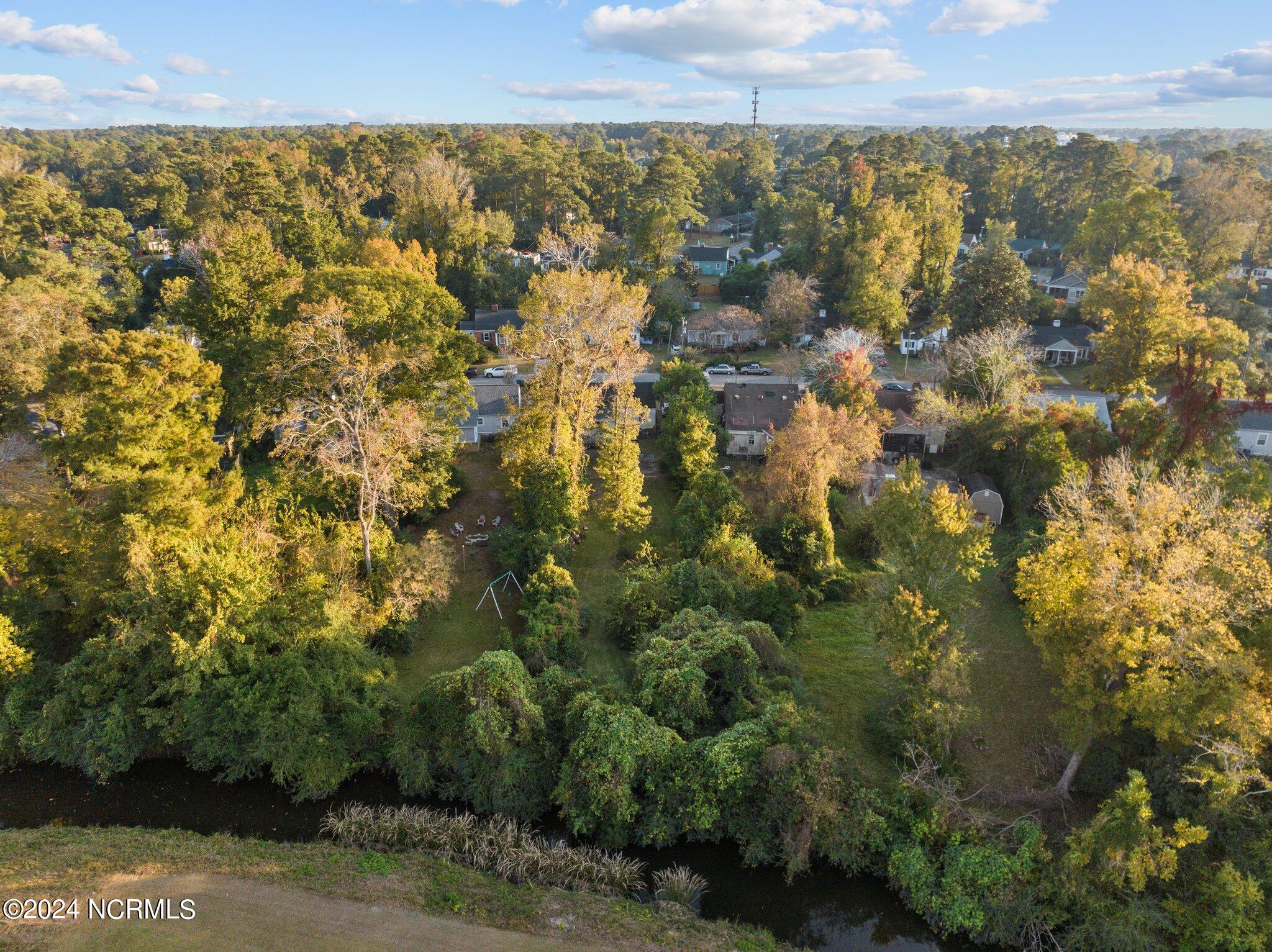 100486304 | Photo 32