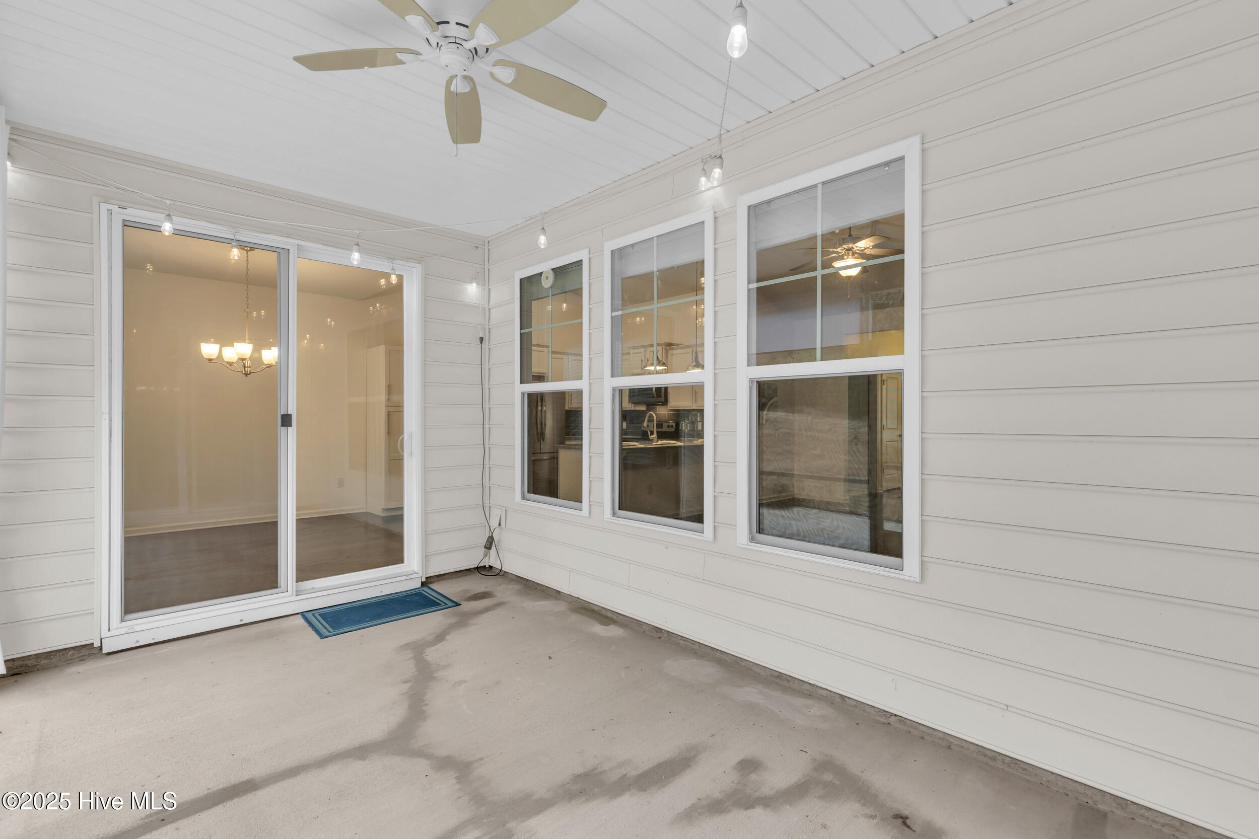 100546180 | Photo 26