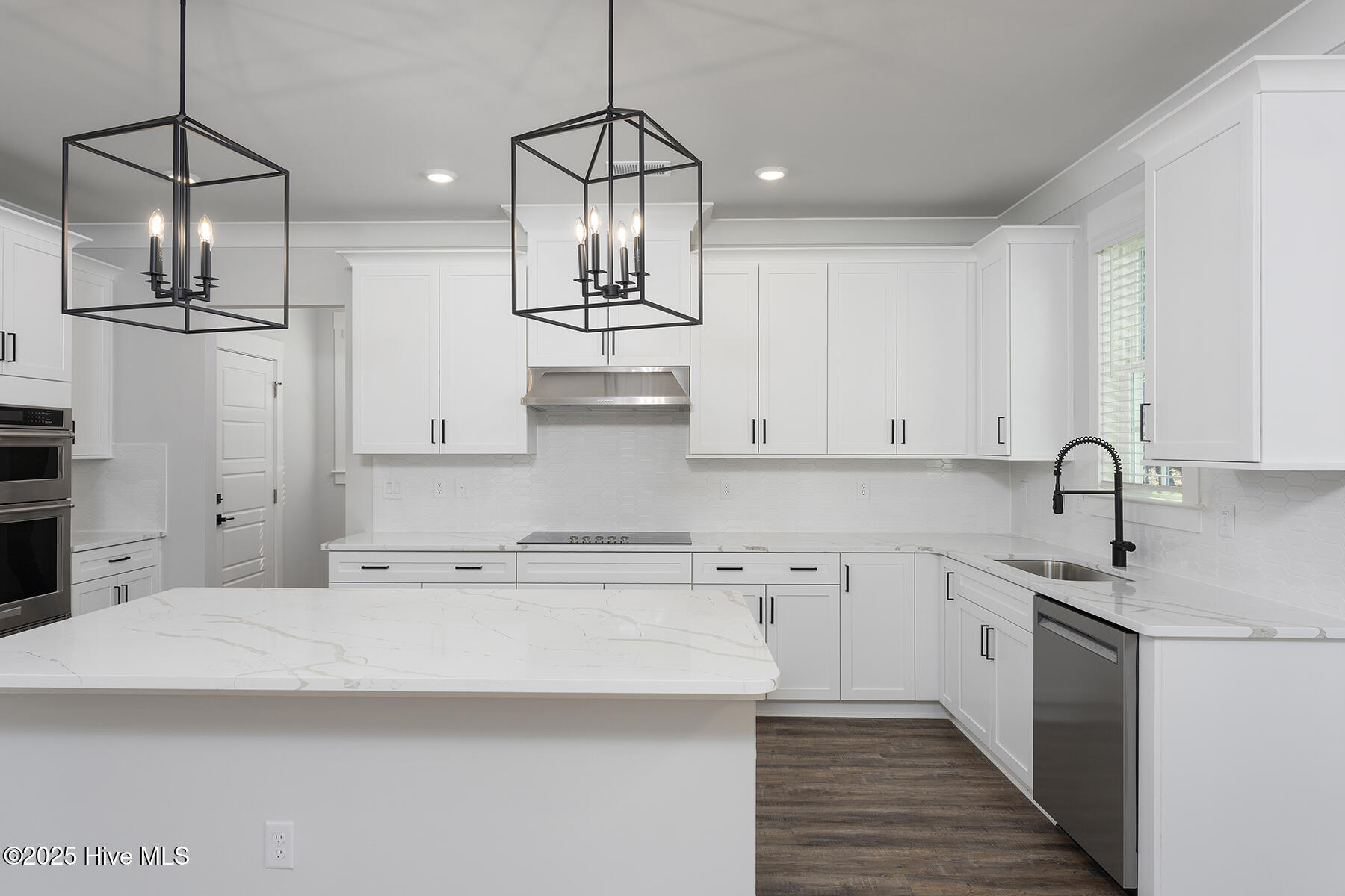 100506460 | Photo 13