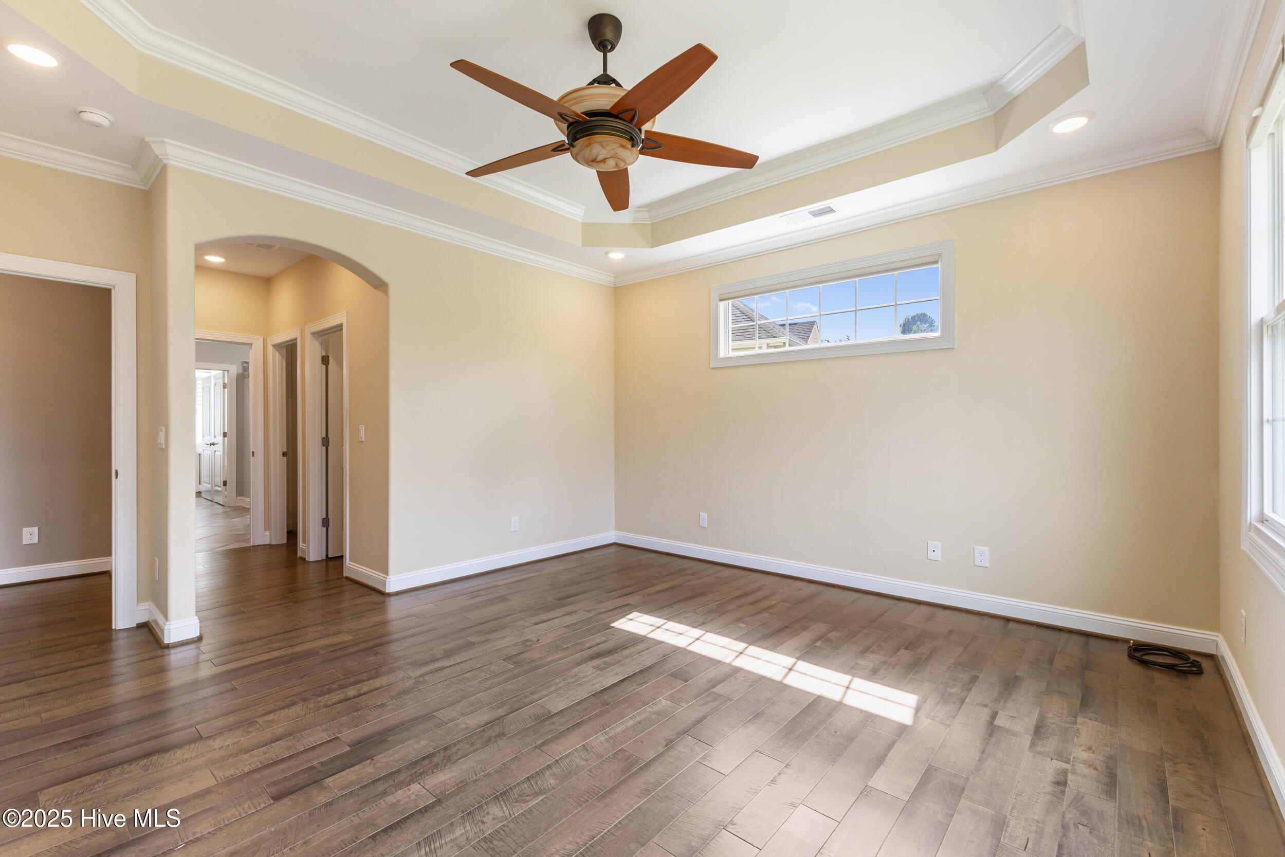 100534390 | Photo 32