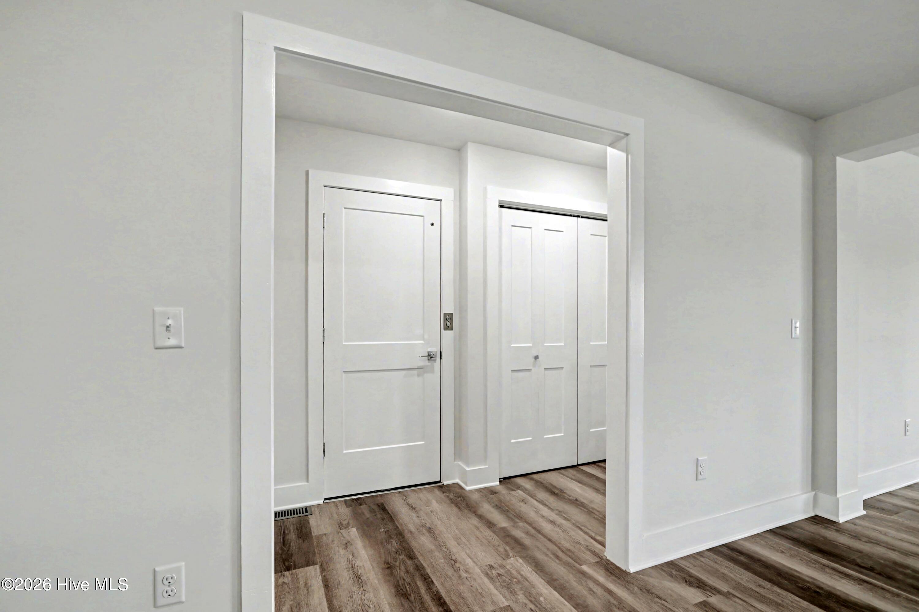 100556929 | Photo 14