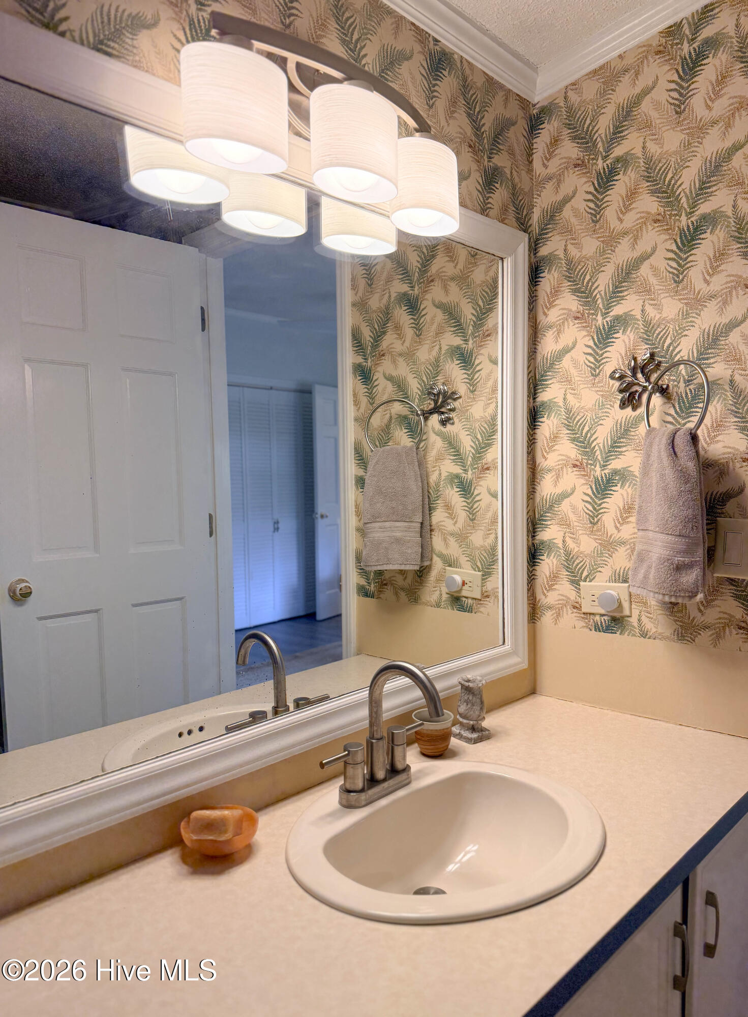 100559362 | Photo 46