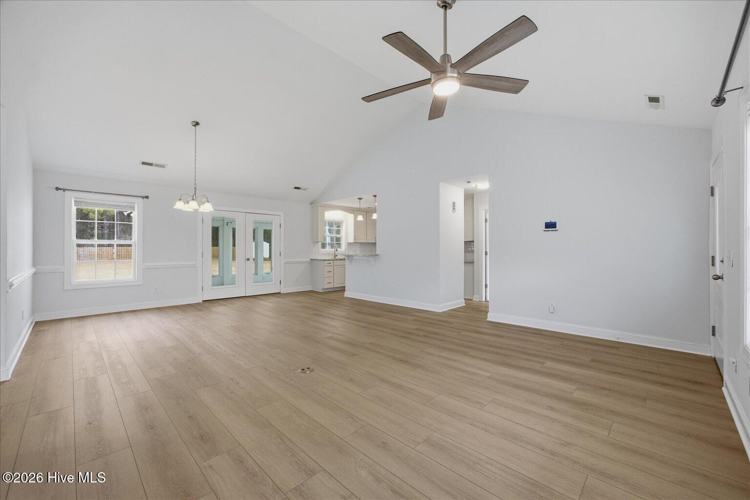 100557907 | Photo 11