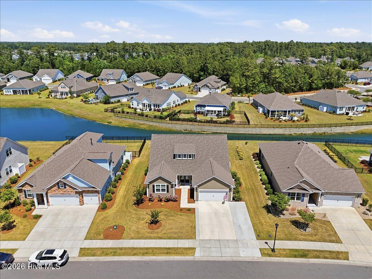 100569276 | Photo 59