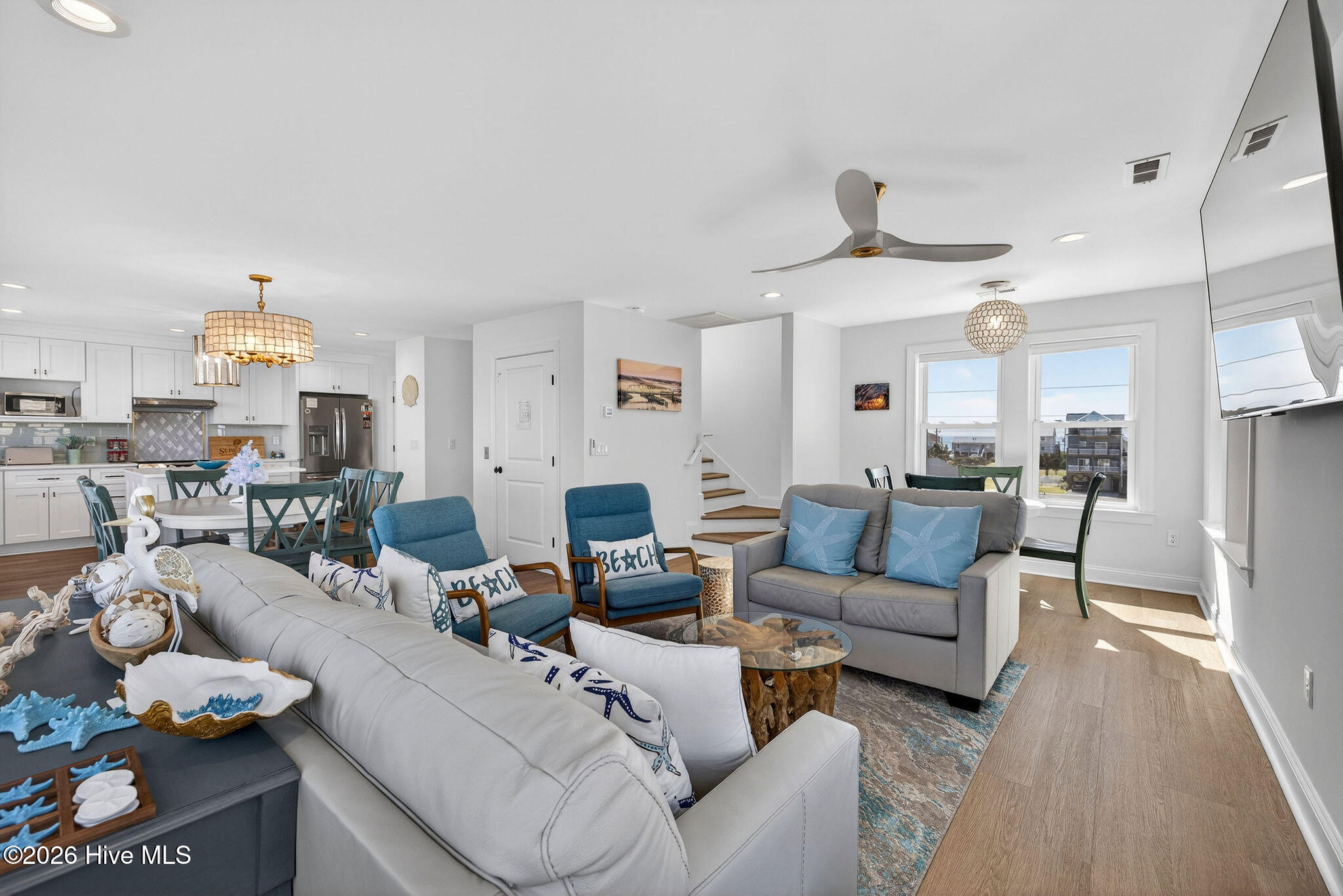 100565541 | Photo 14