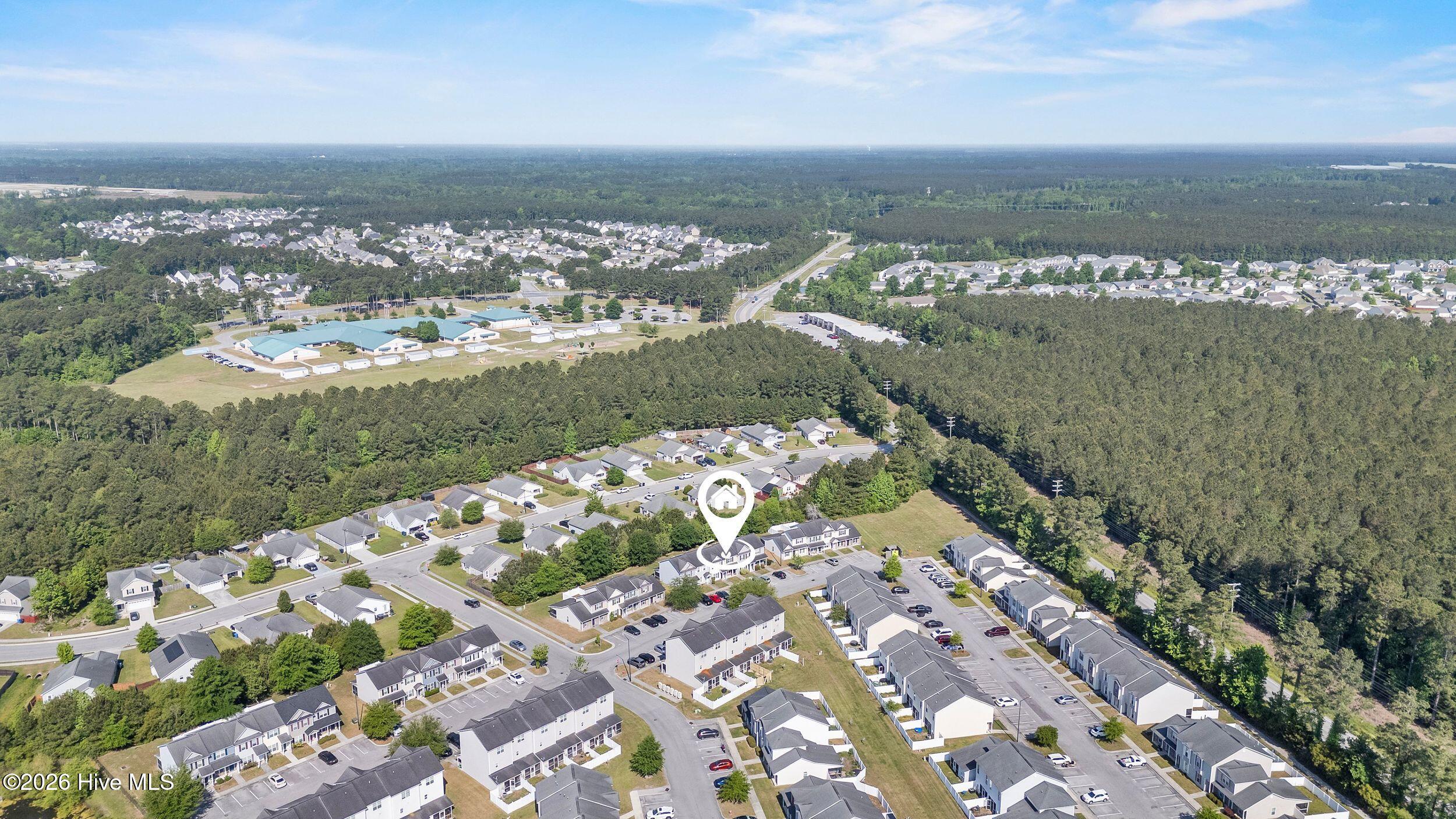 100570282 | Photo 31