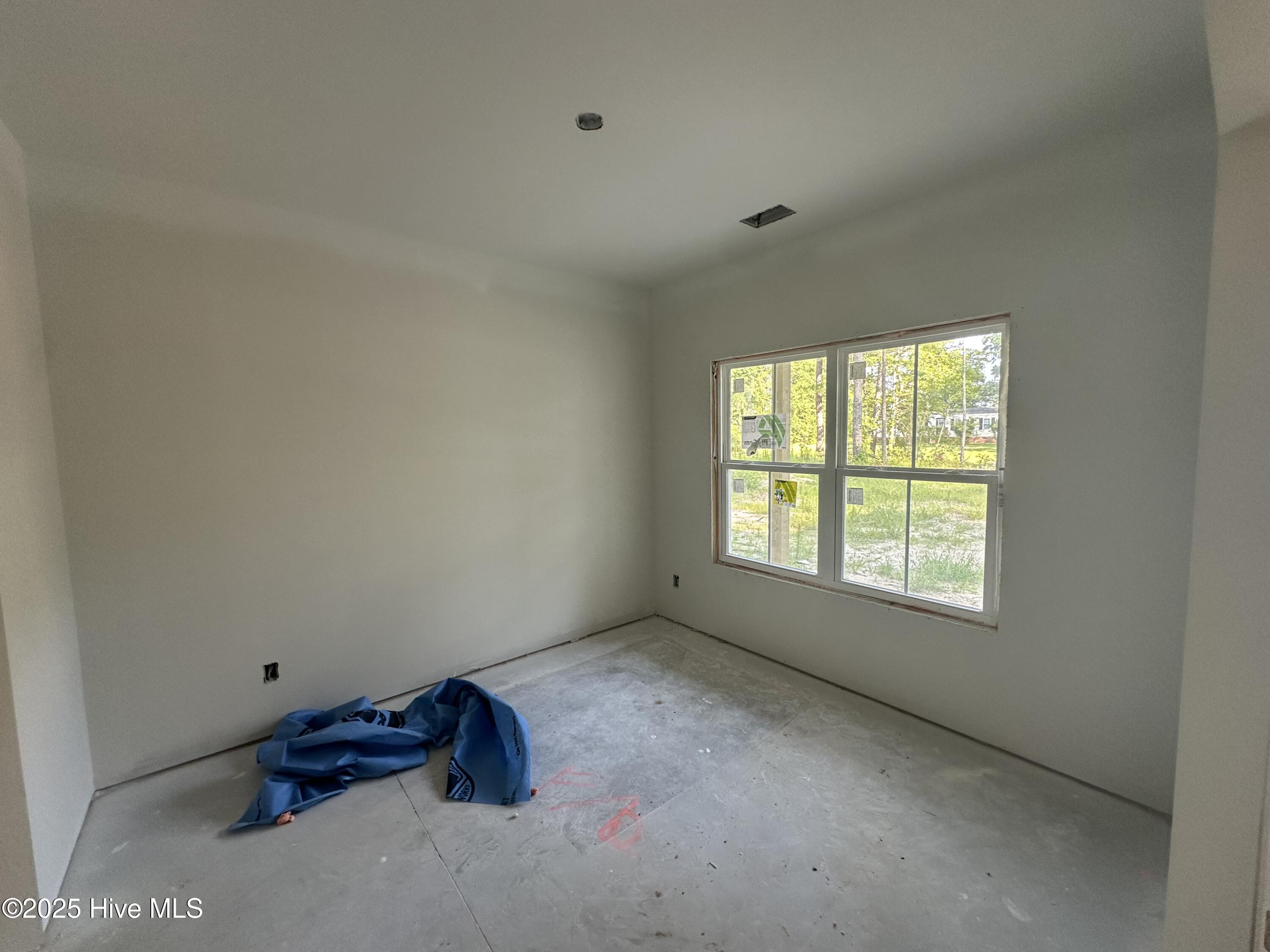 103 Plum Court, Burgaw, NC 28425 – photo 5: IMG_7979
