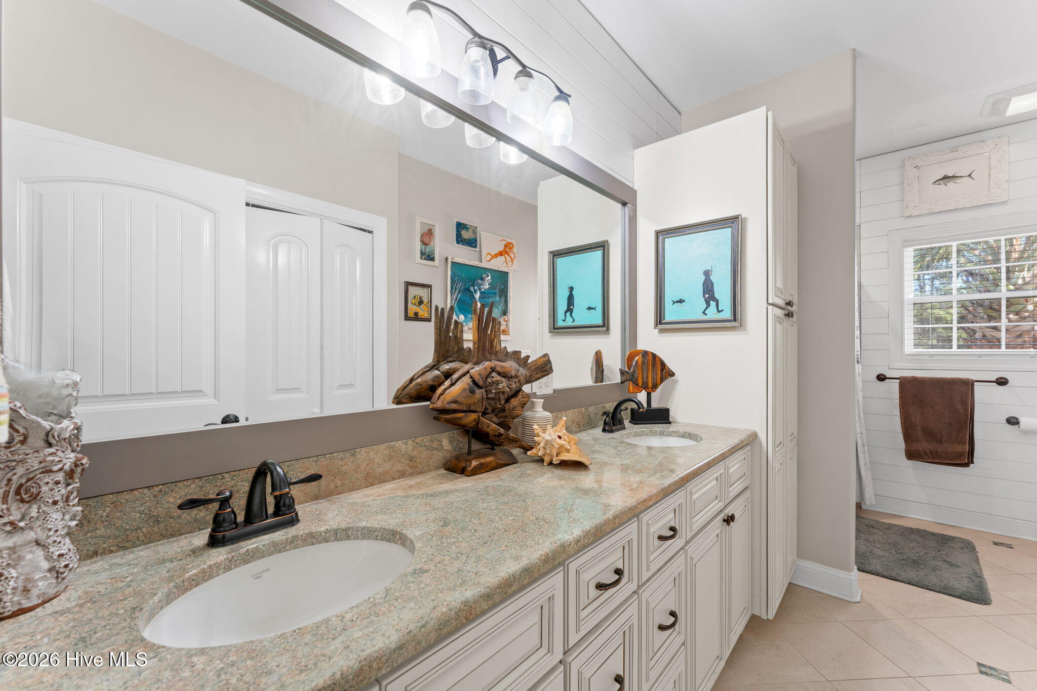 100553257 | Photo 17