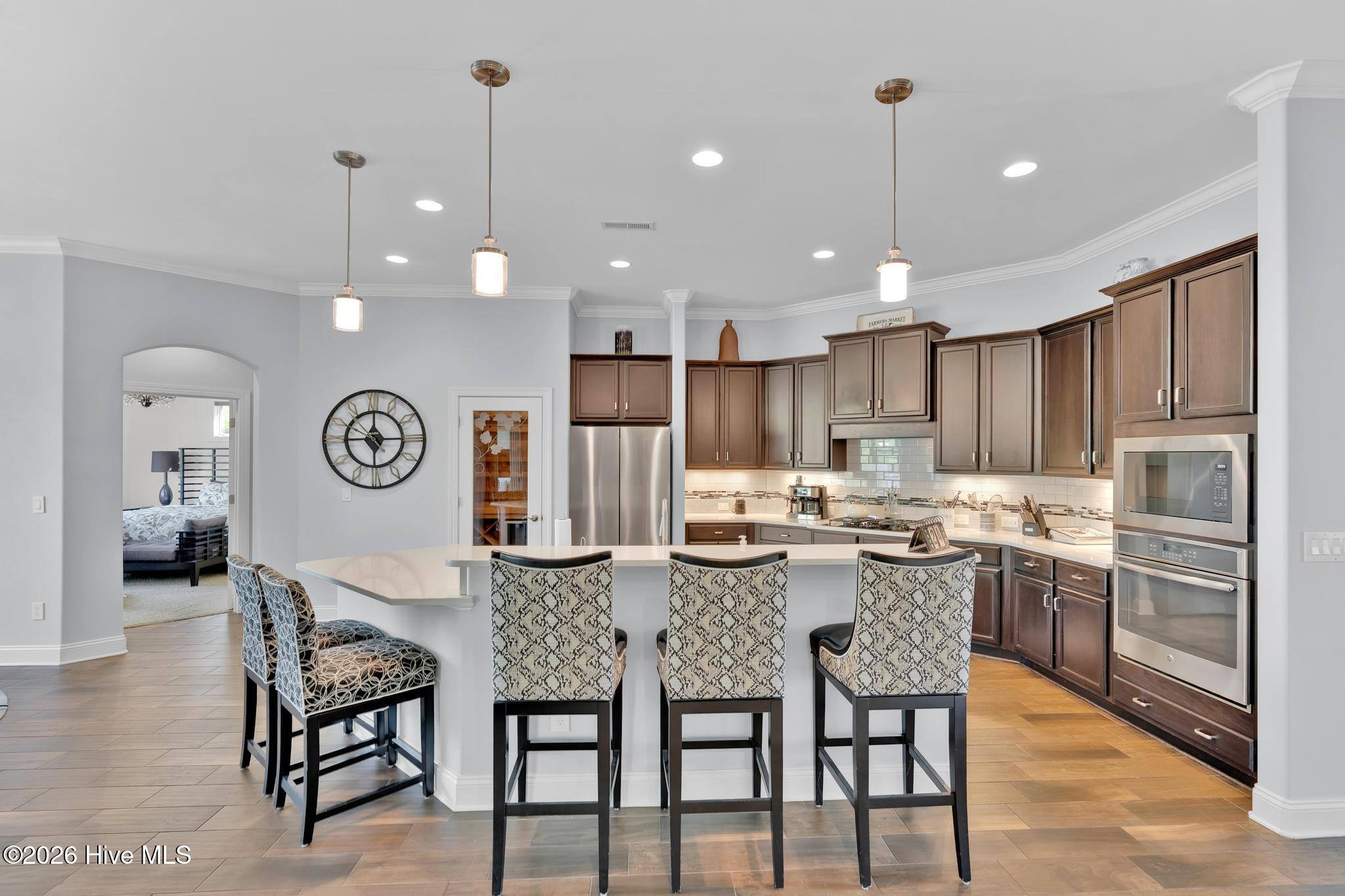 100569949 | Photo 15