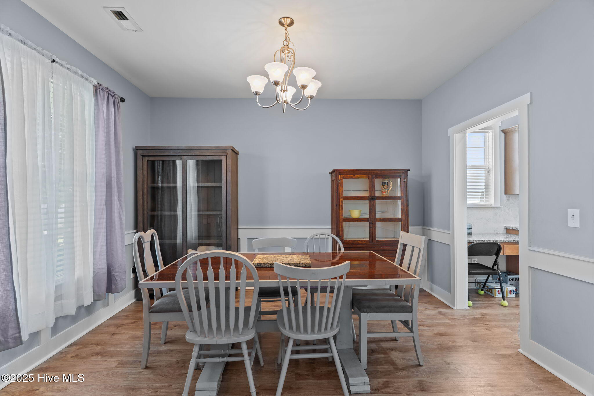 100519611 | Photo 41