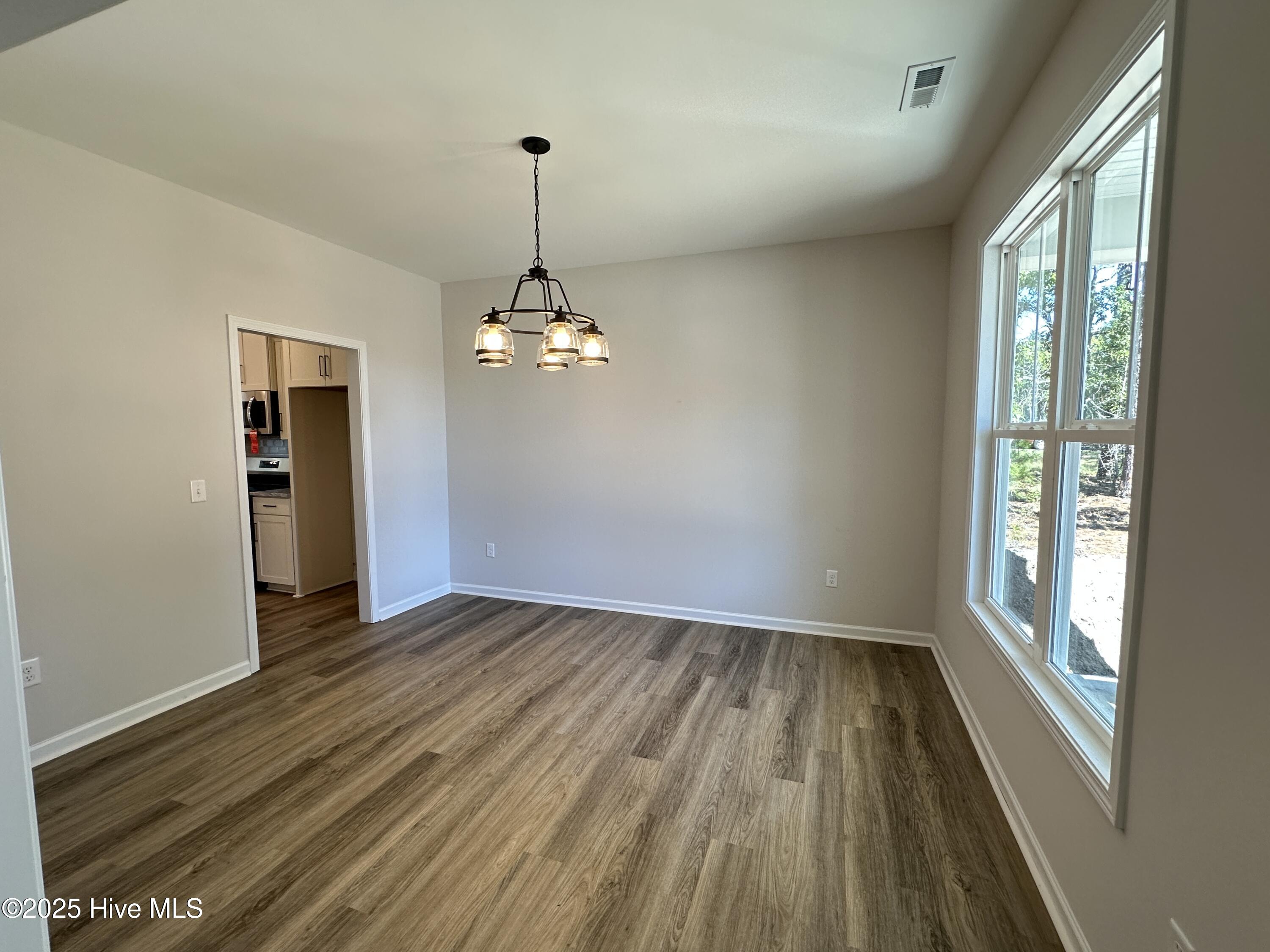 100489344 | Photo 14