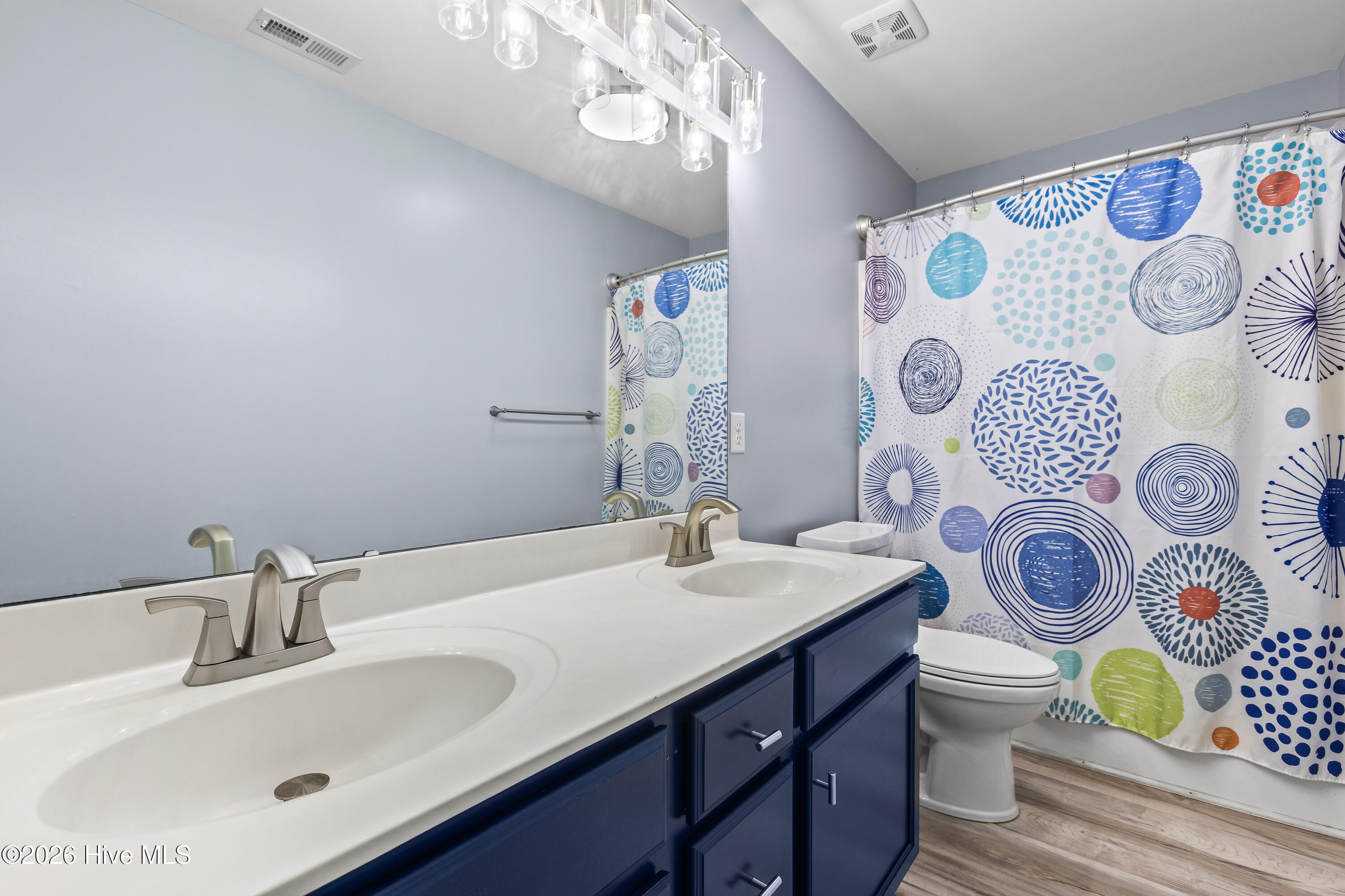 100551493 | Photo 35