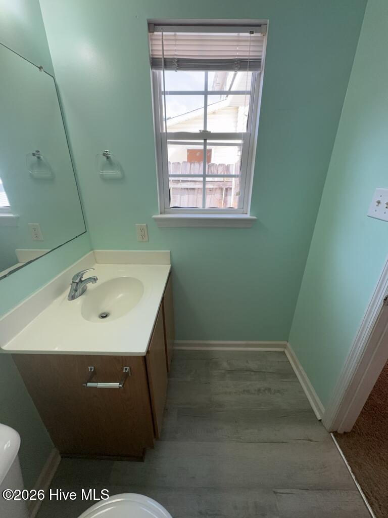 100562021 | Photo 11