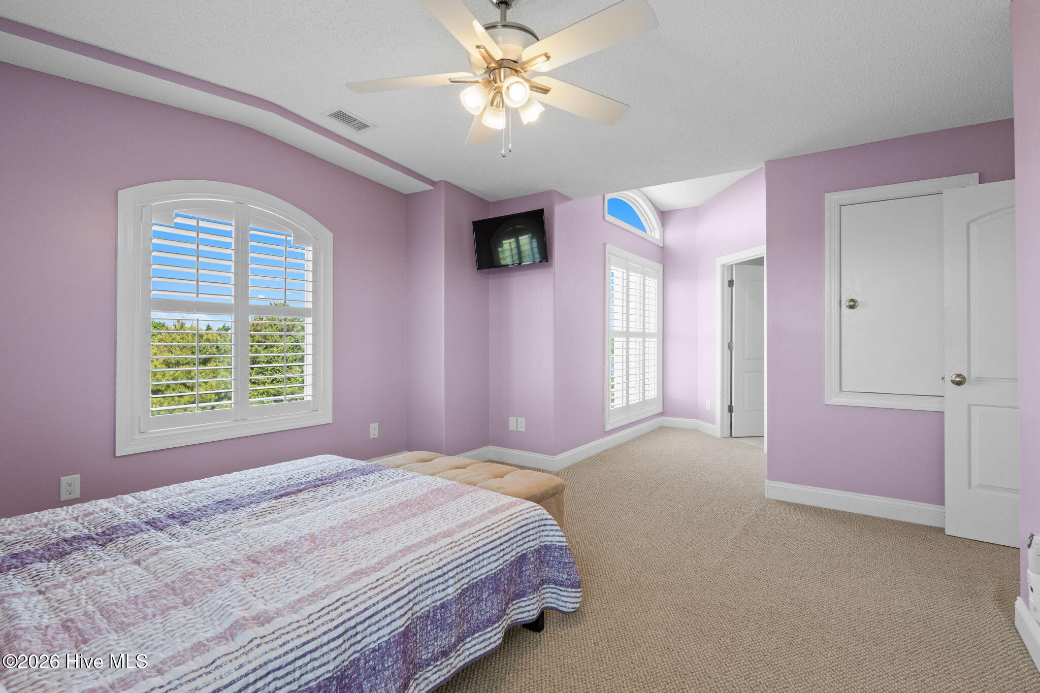 100561673 | Photo 31