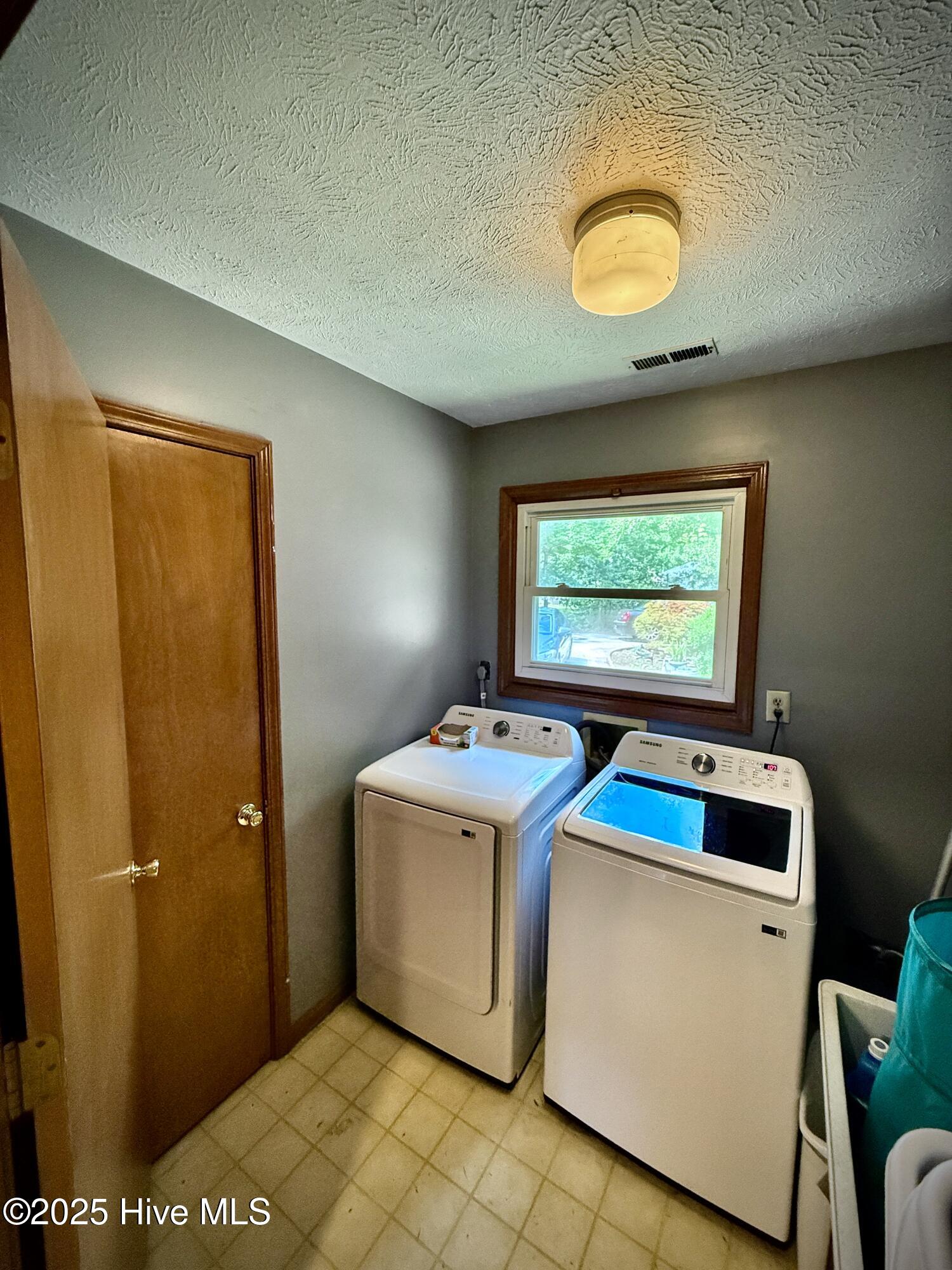 100518728 | Photo 28