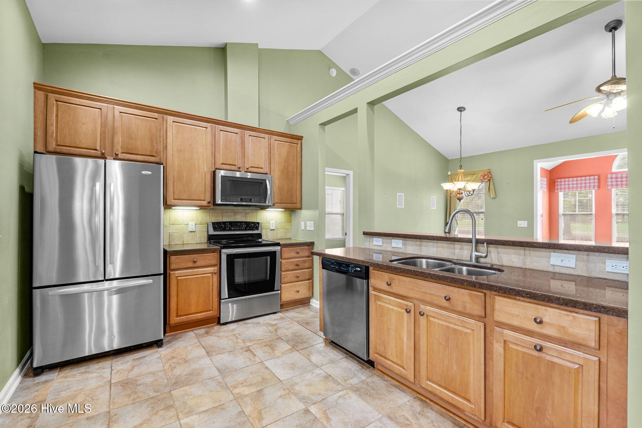 100493950 | Photo 23