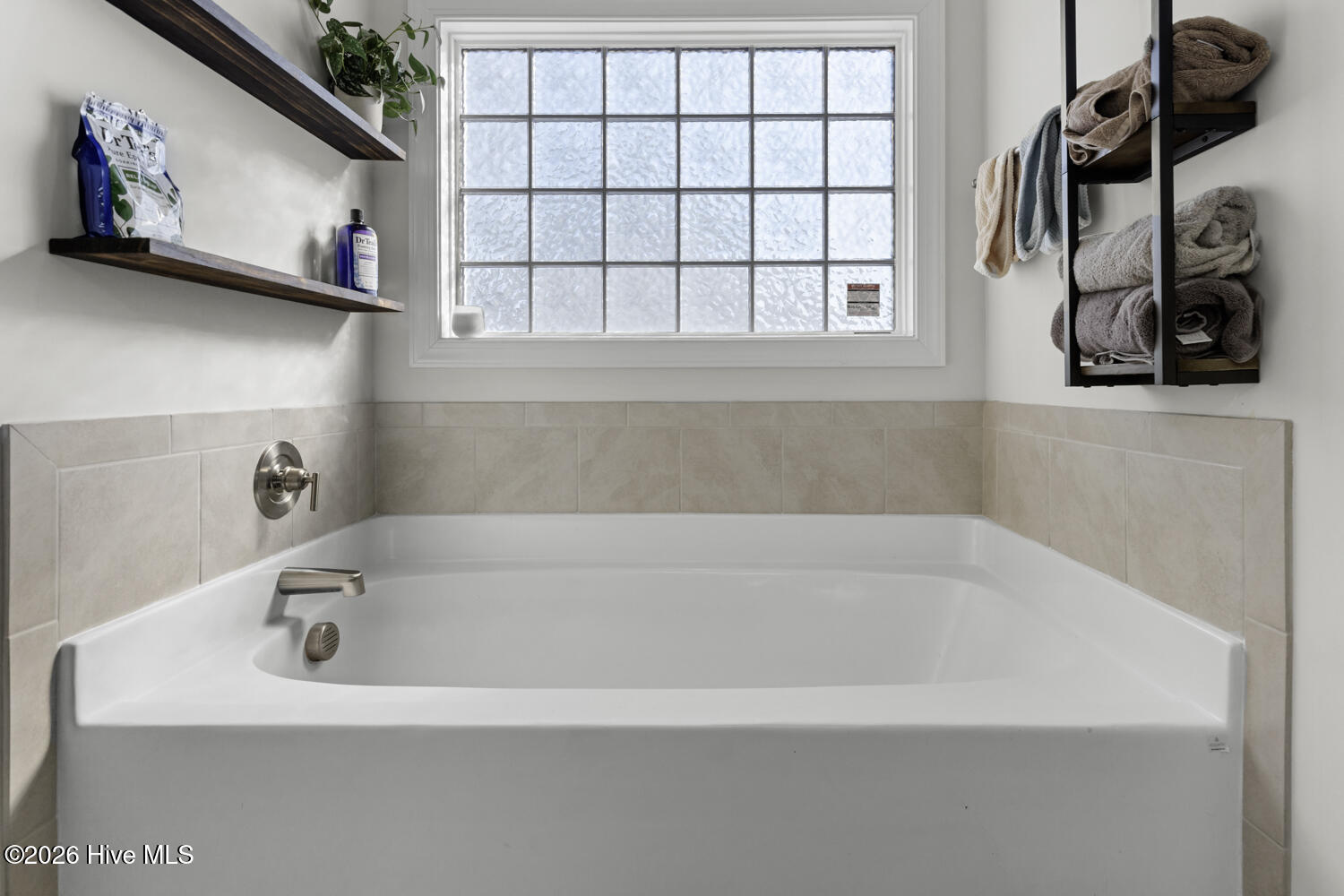 100549139 | Photo 26