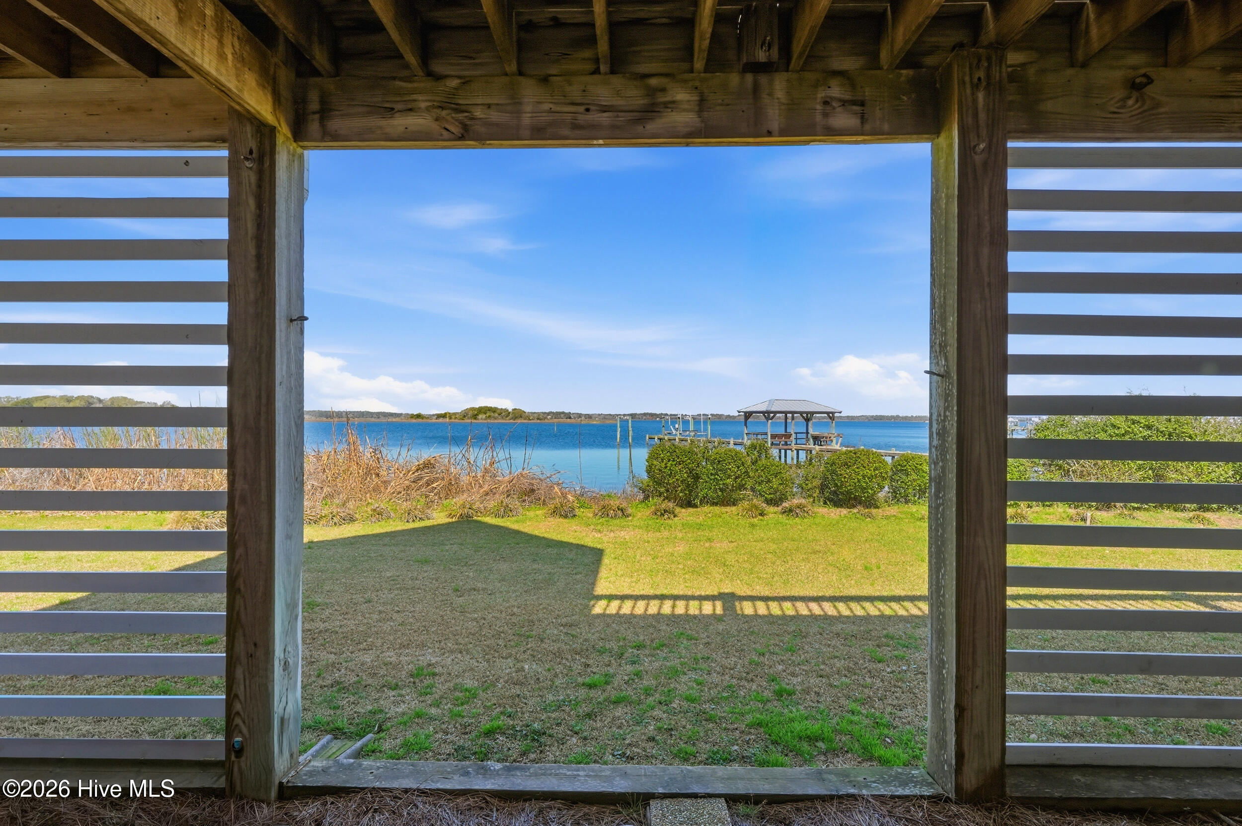 100561994 | Photo 76