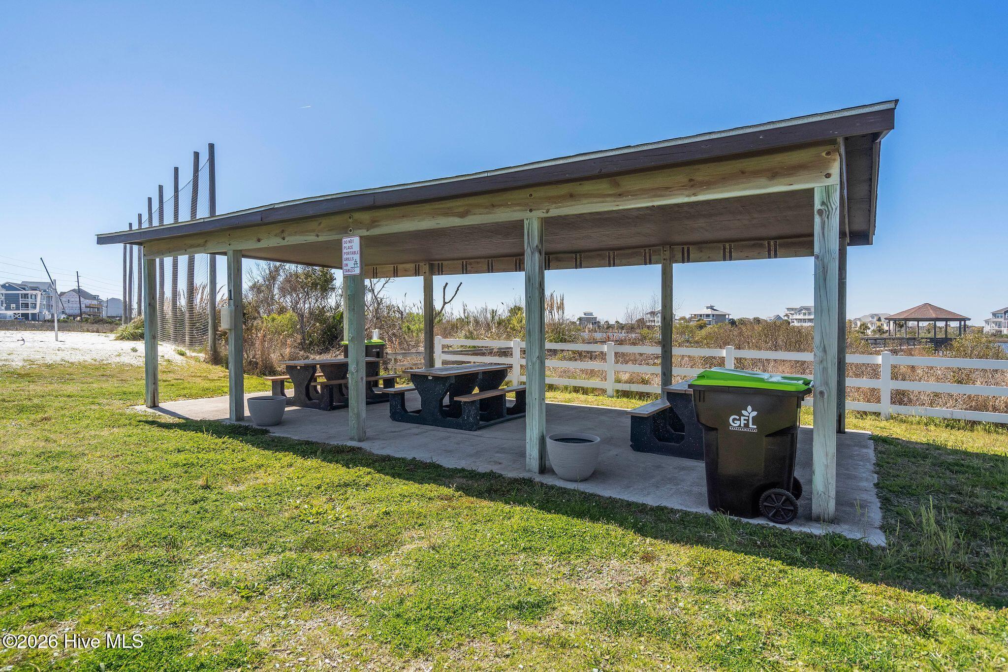 100560108 | Photo 54