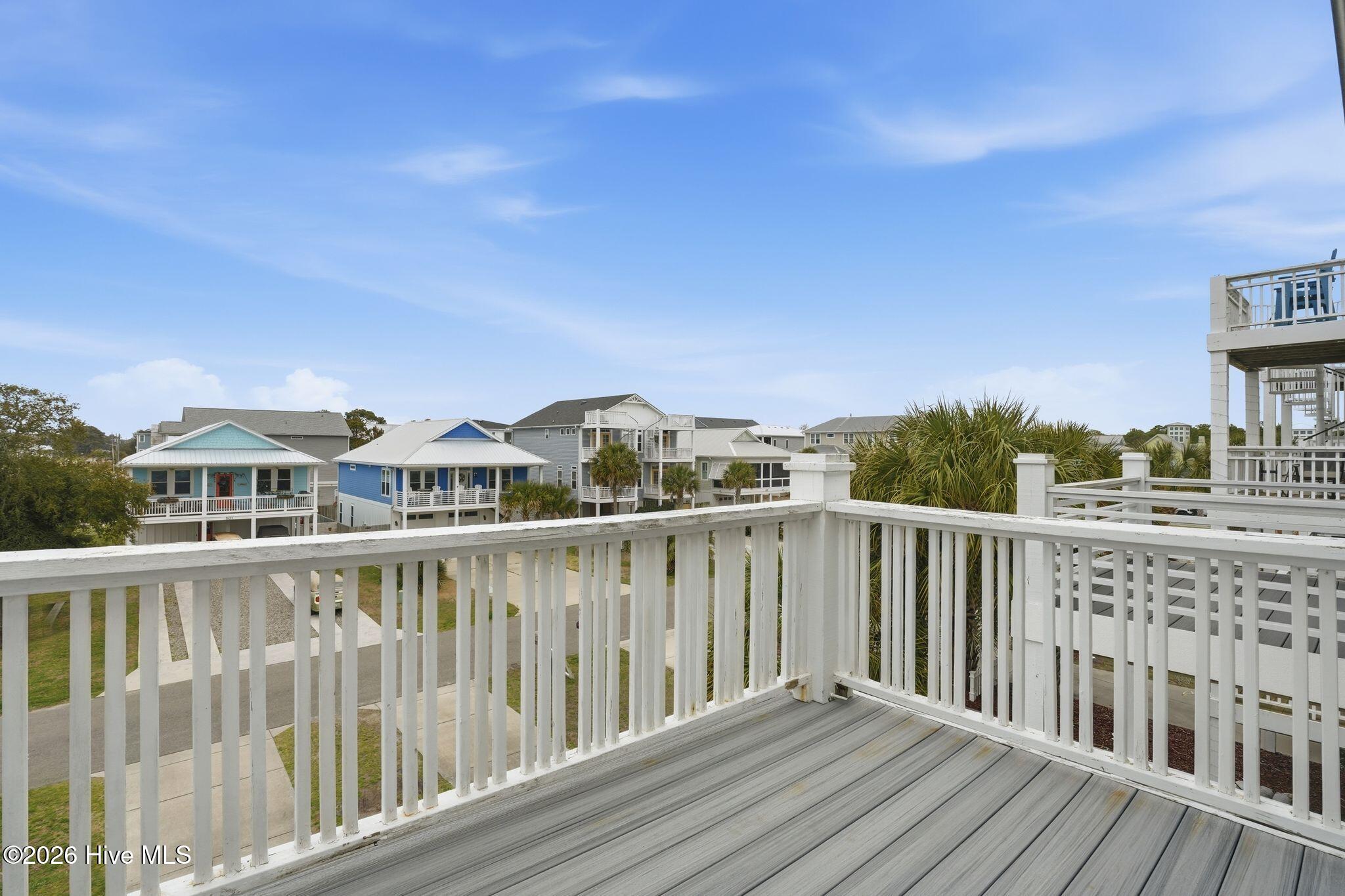 100558229 | Photo 43