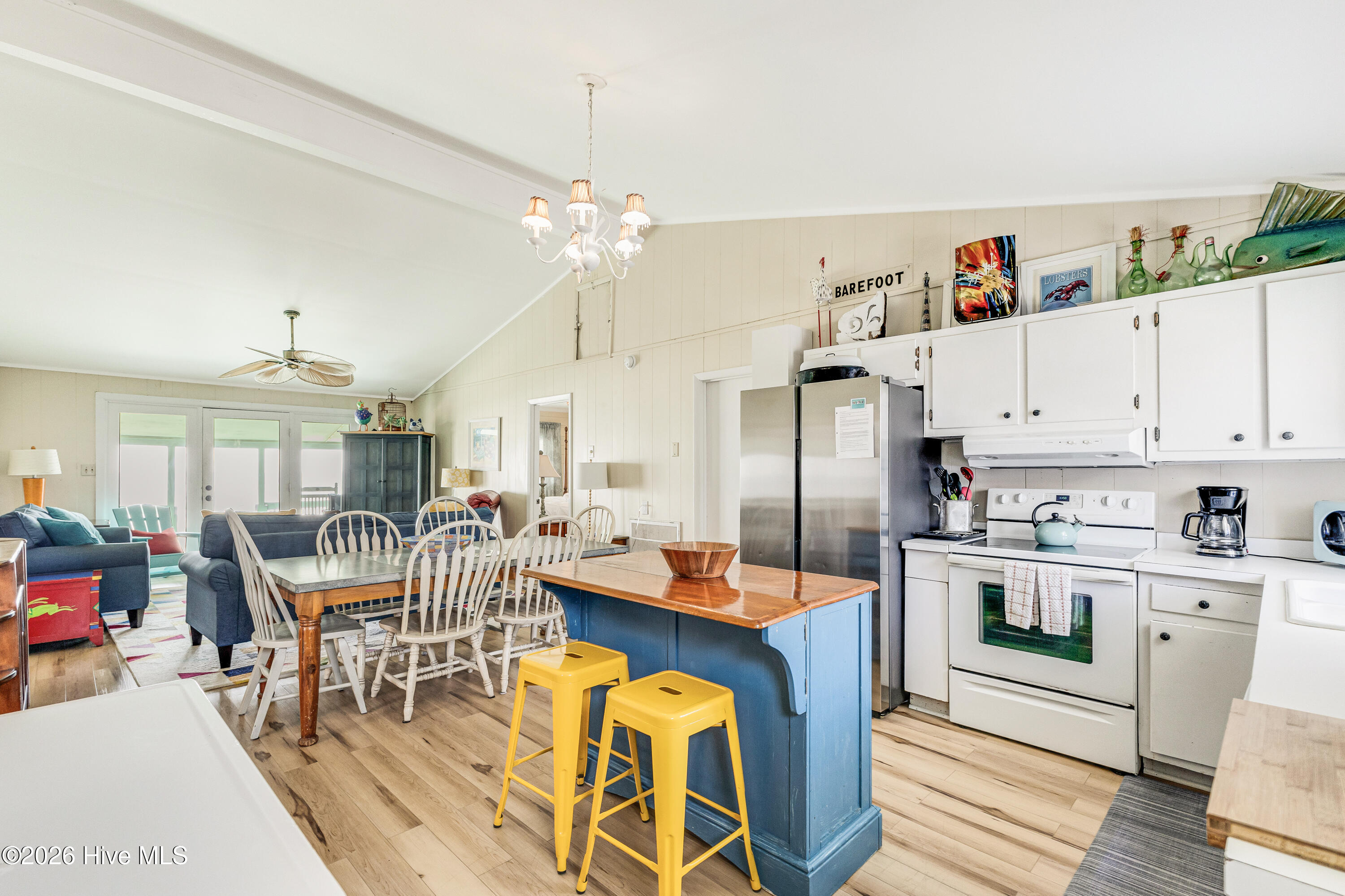 100553168 | Photo 11