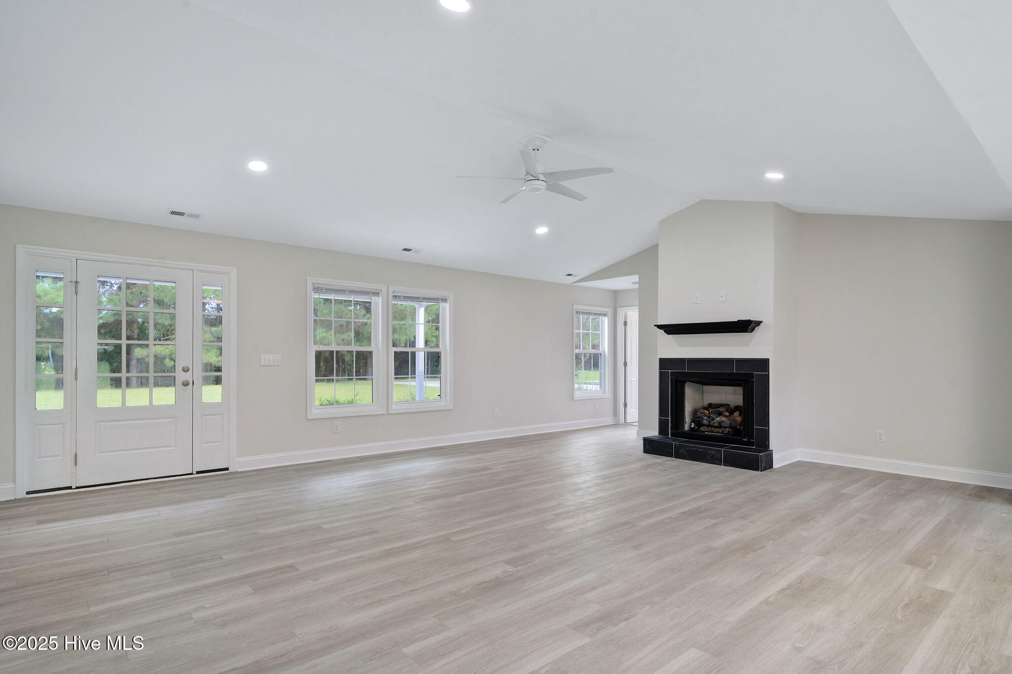 102 Kyle Herring Drive, Teachey, NC 28464 – photo 4: 102kyleherring3