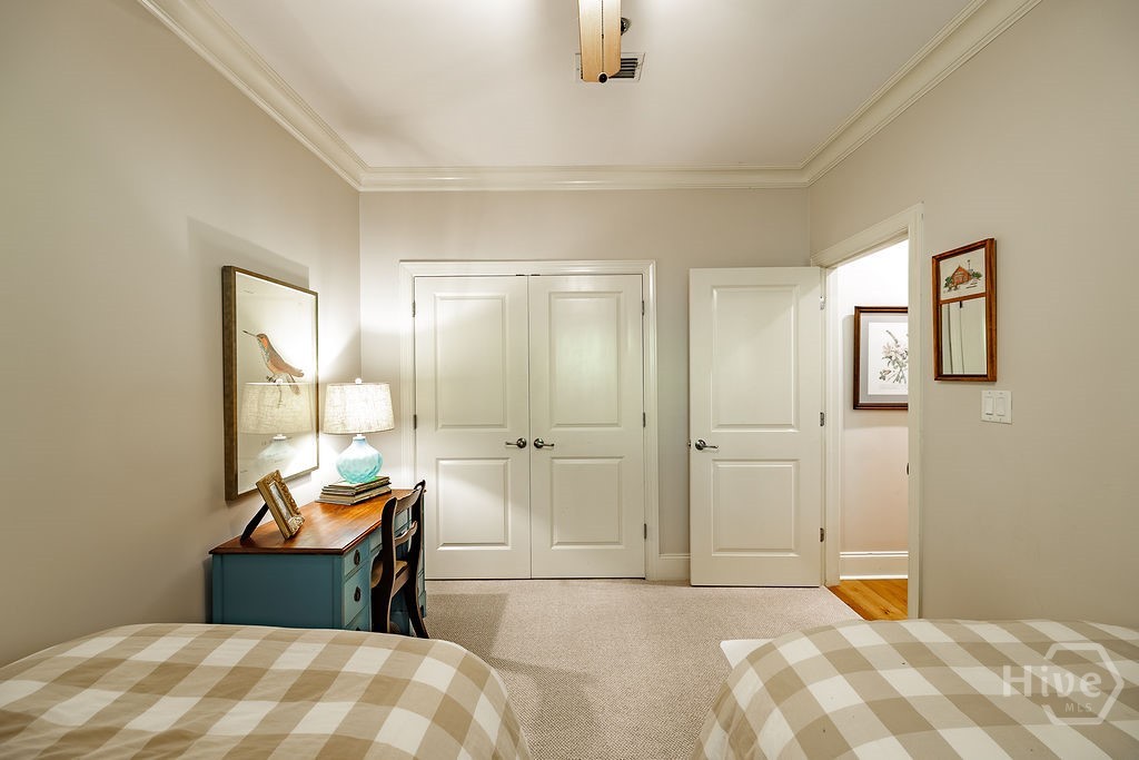 125 Woodlake Drive 207