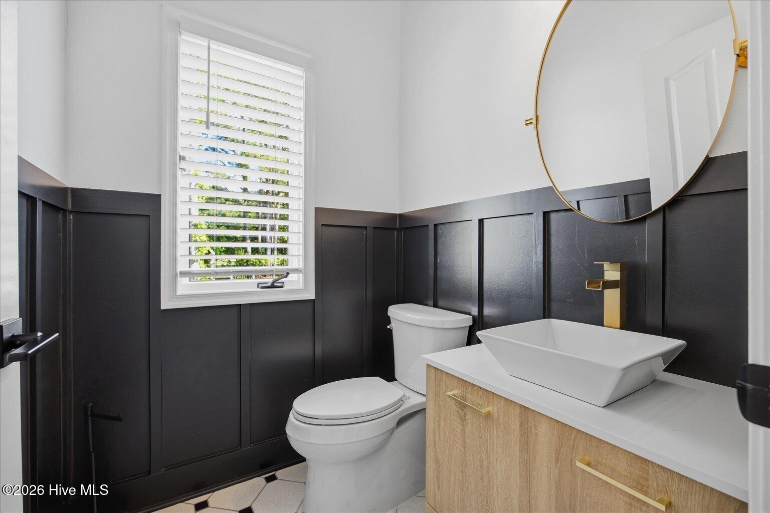 100569224 | Photo 41