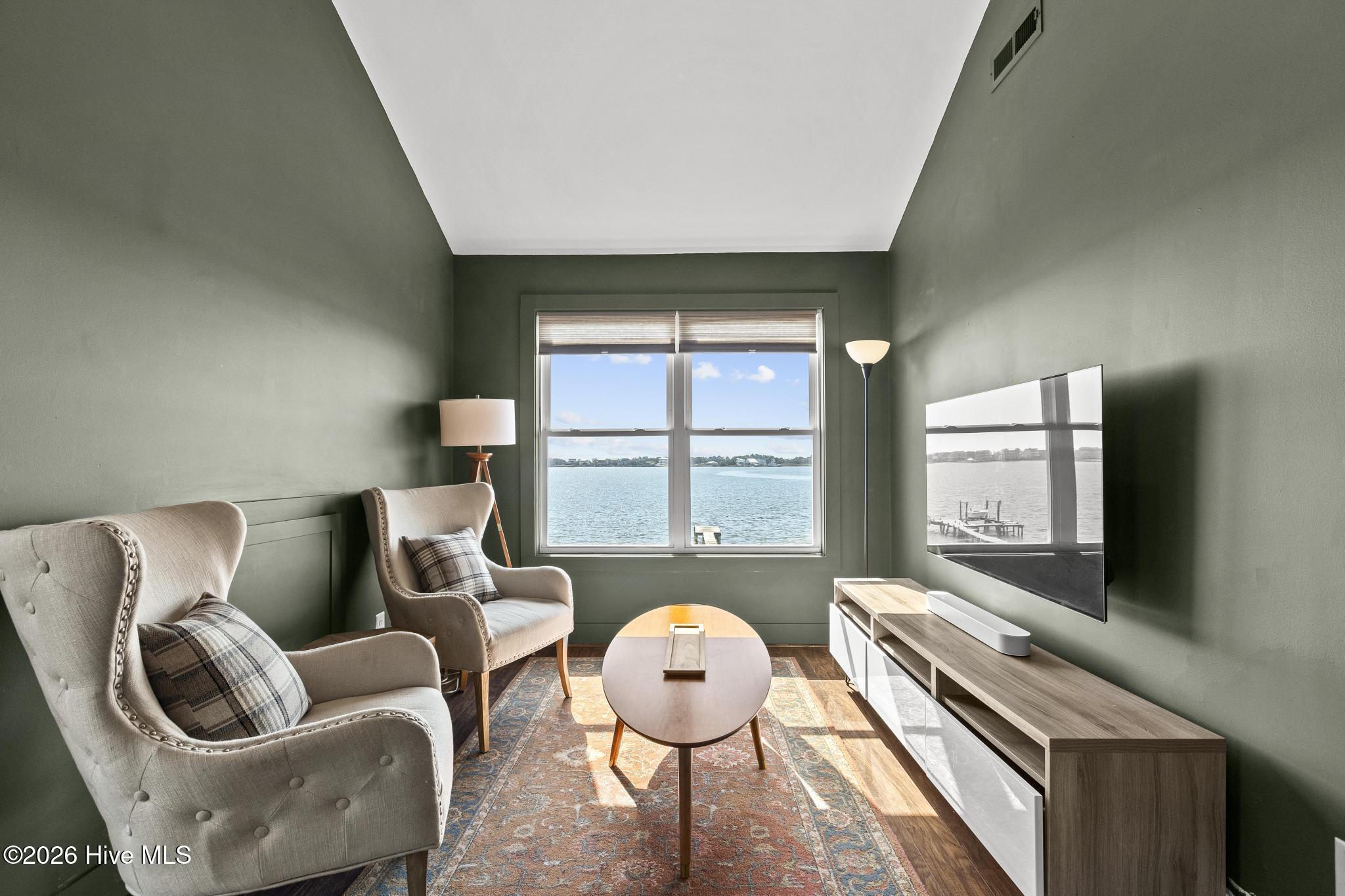 100557619 | Photo 27