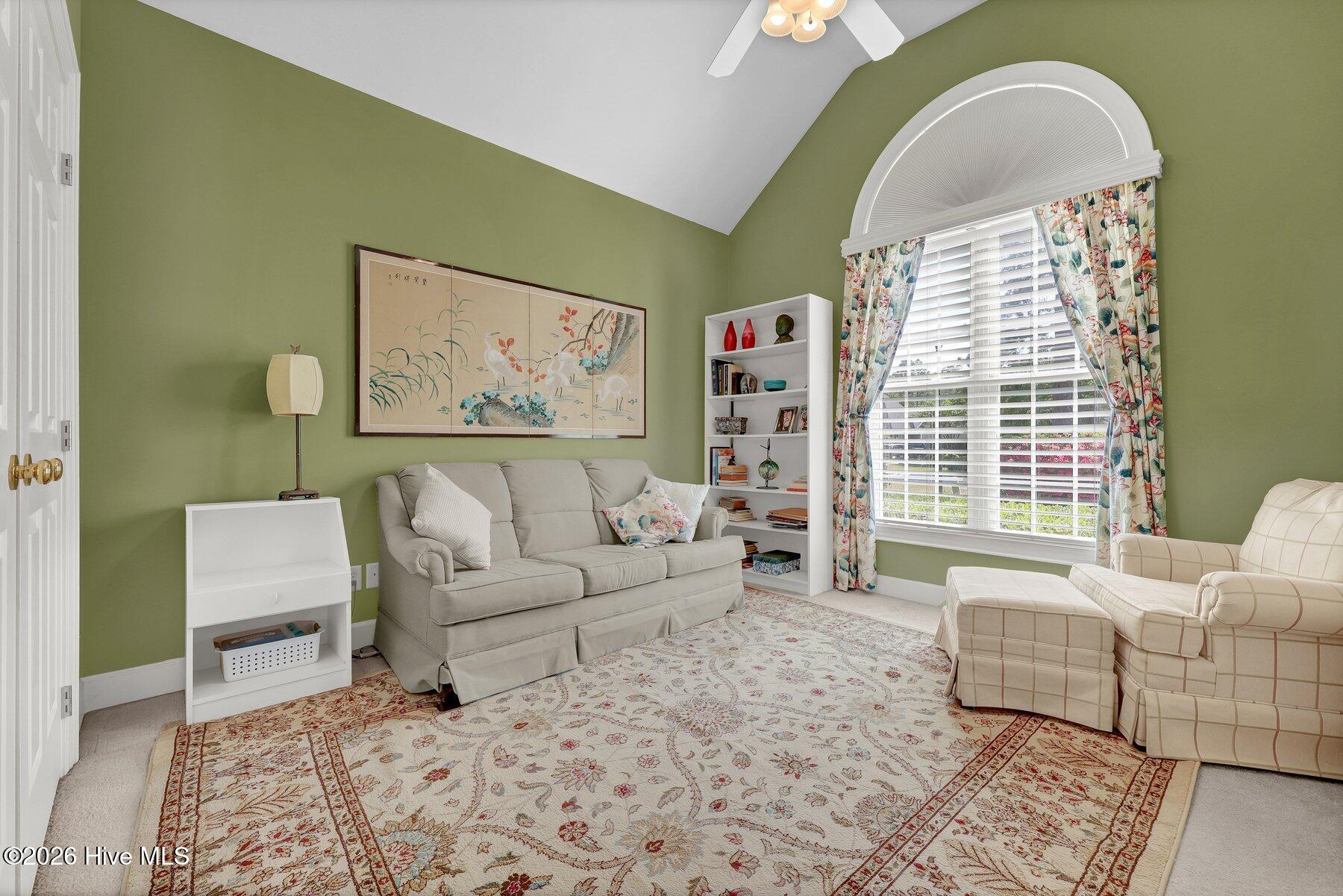 100567286 | Photo 20