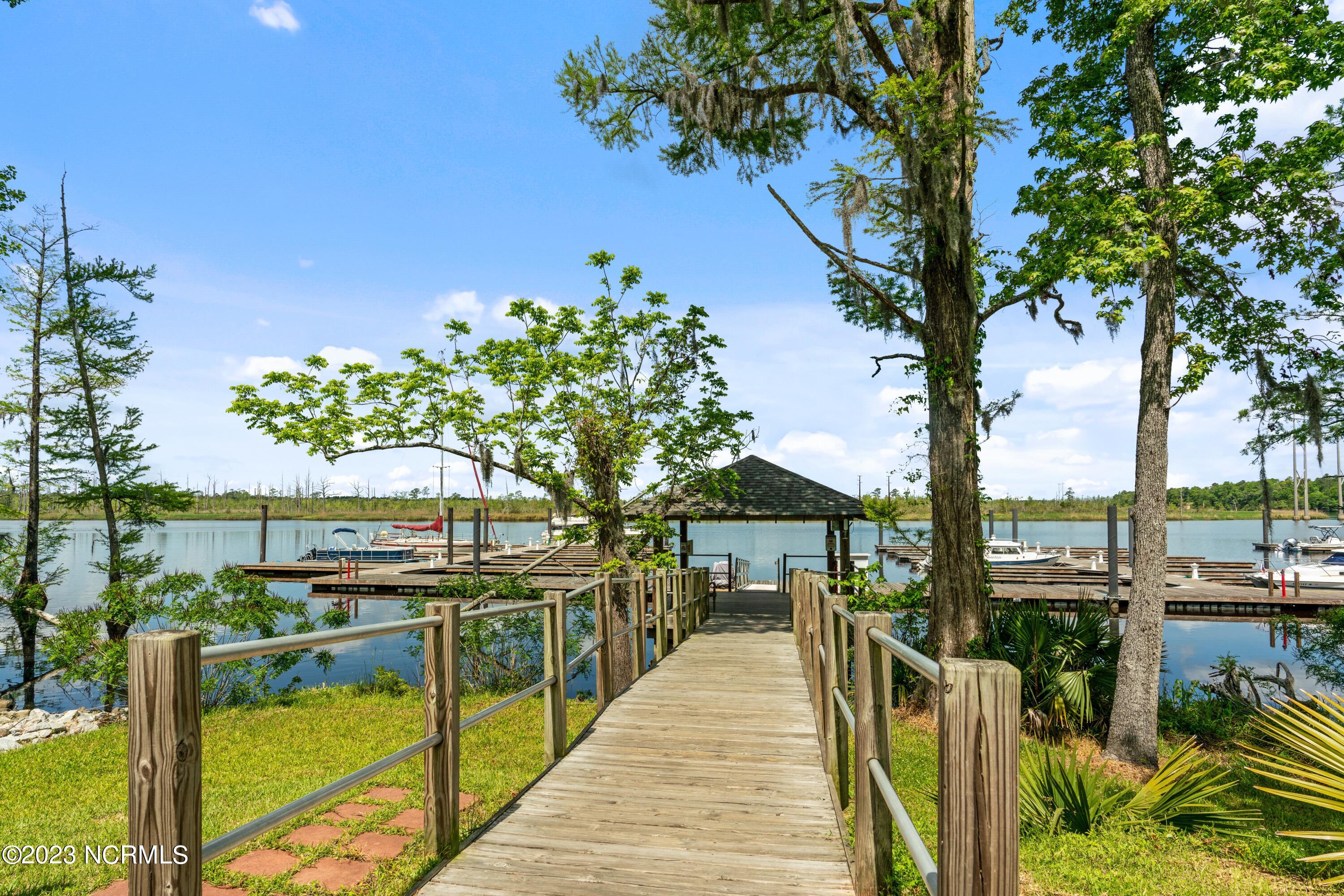 100568046 | Photo 56