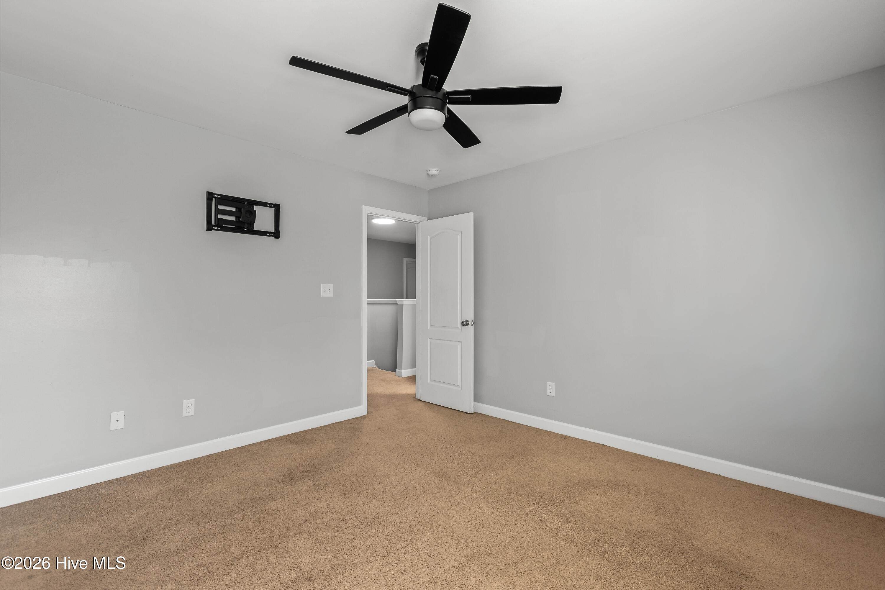 100551493 | Photo 32