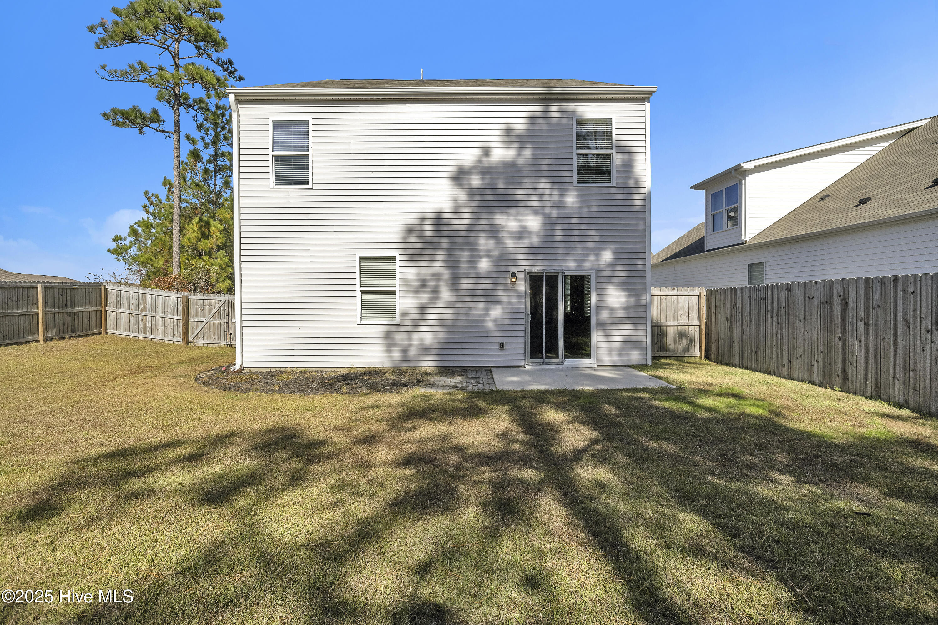 100540789 | Photo 53