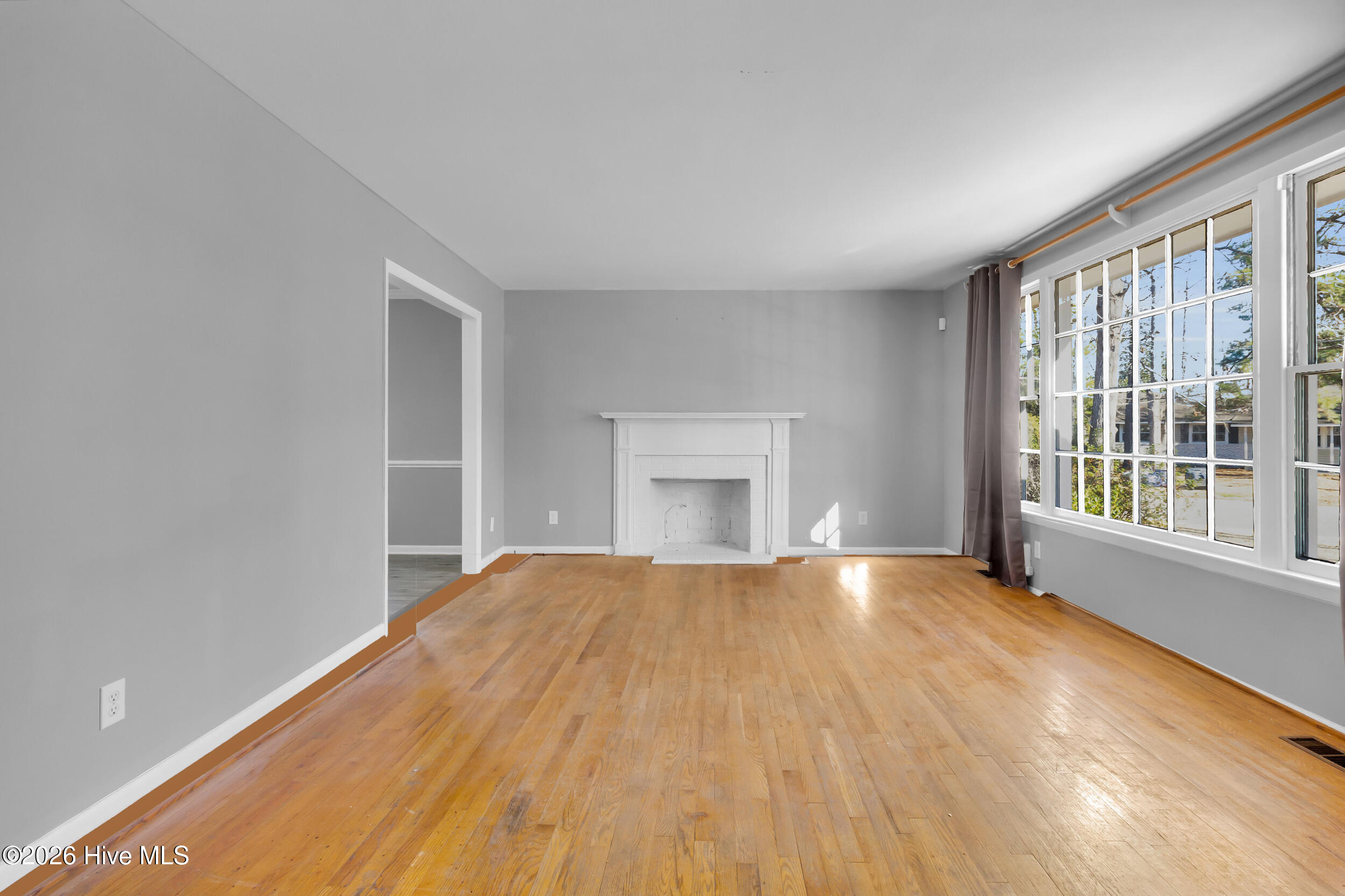 100547330 | Photo 10