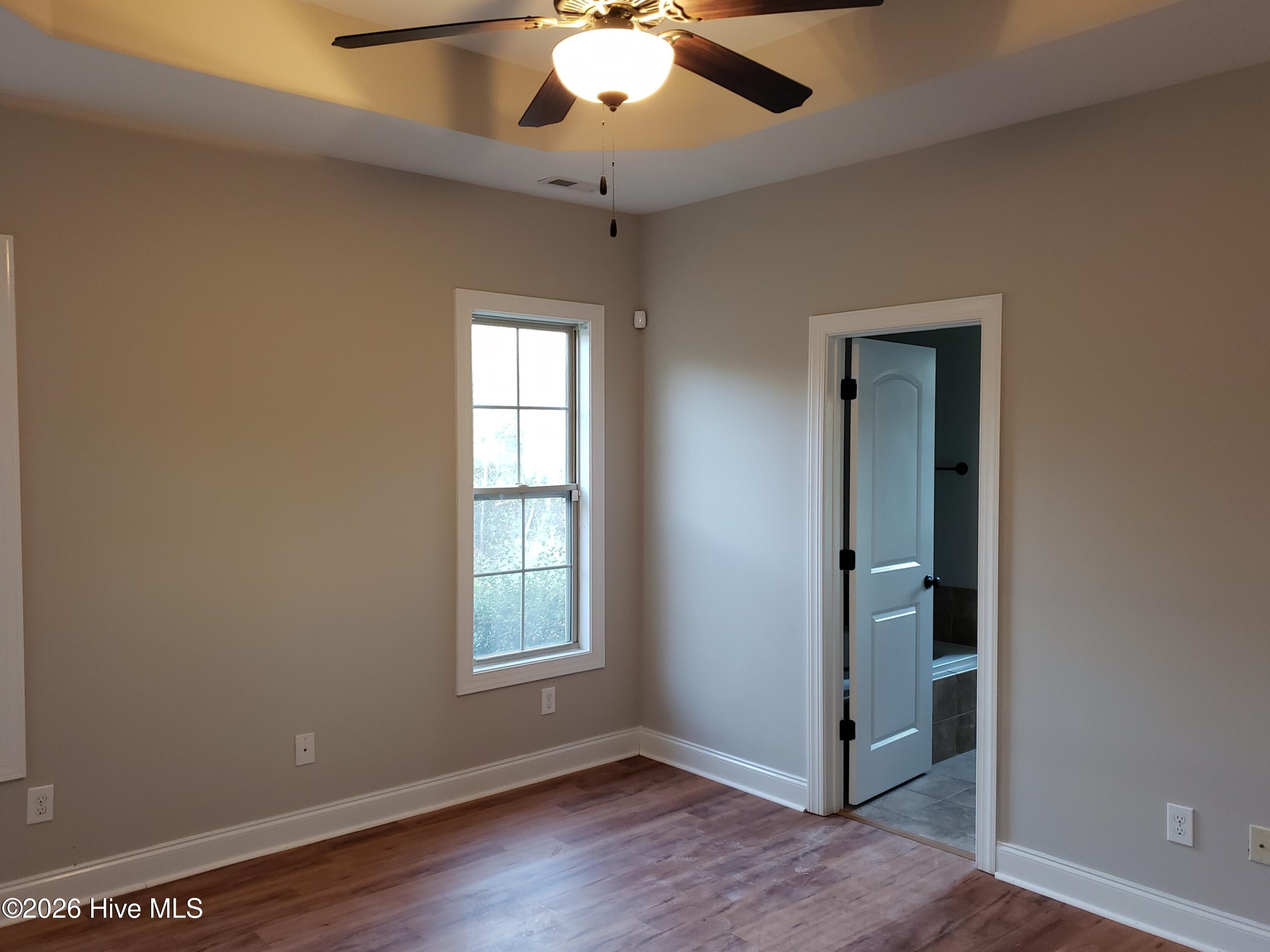 100551210 | Photo 11