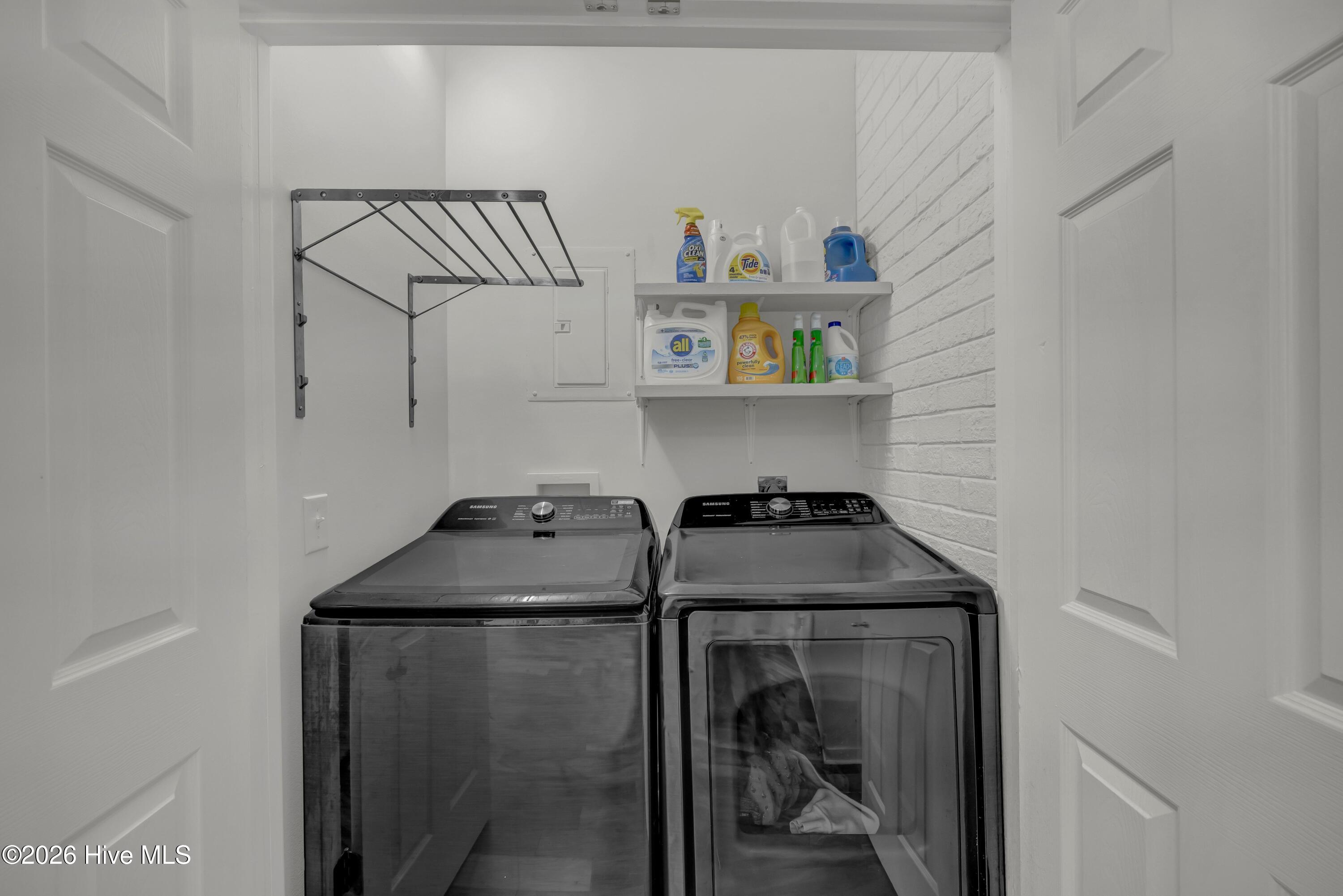 100547947 | Photo 29